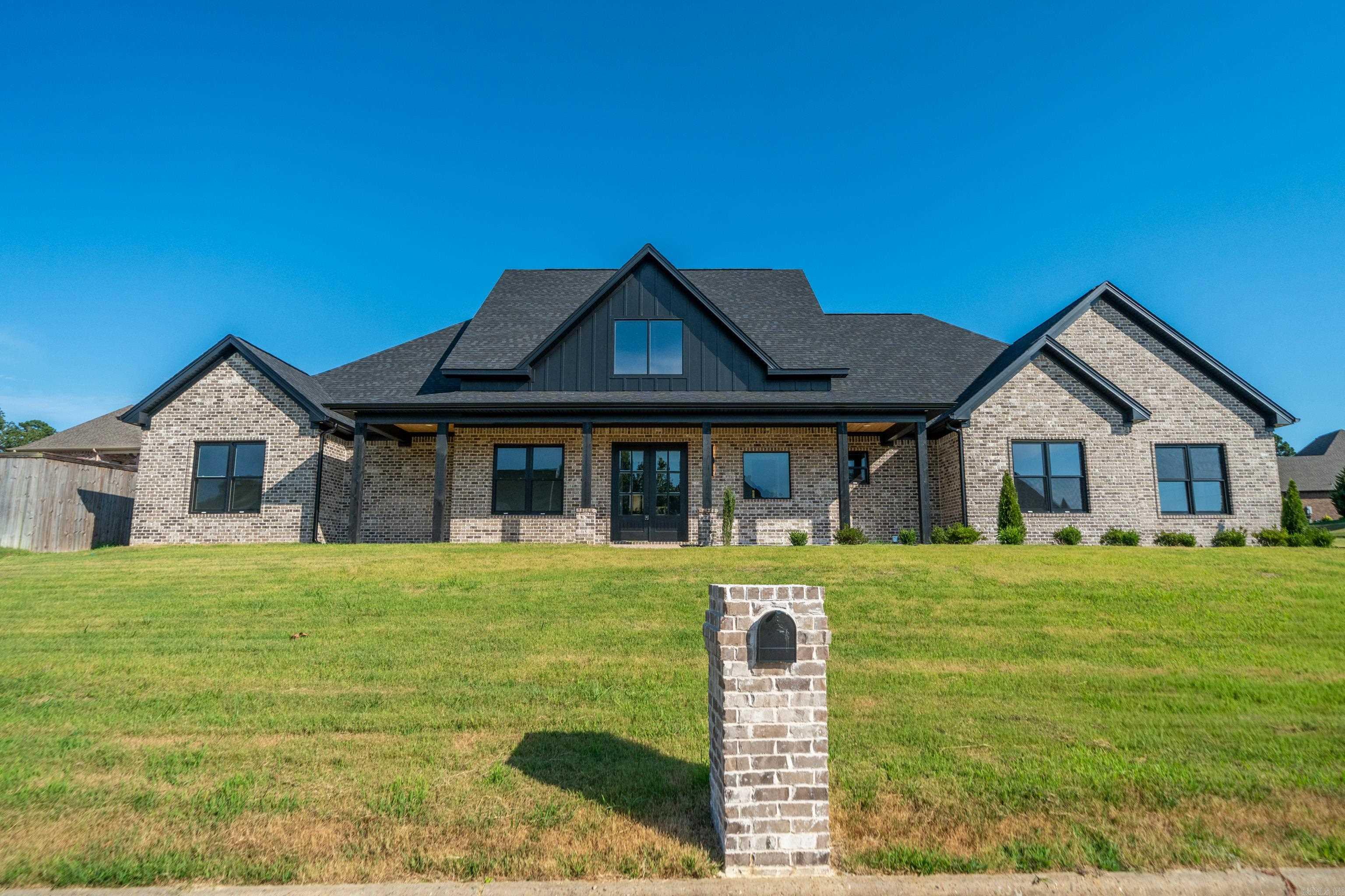 ARLINGTON PARK - Residential