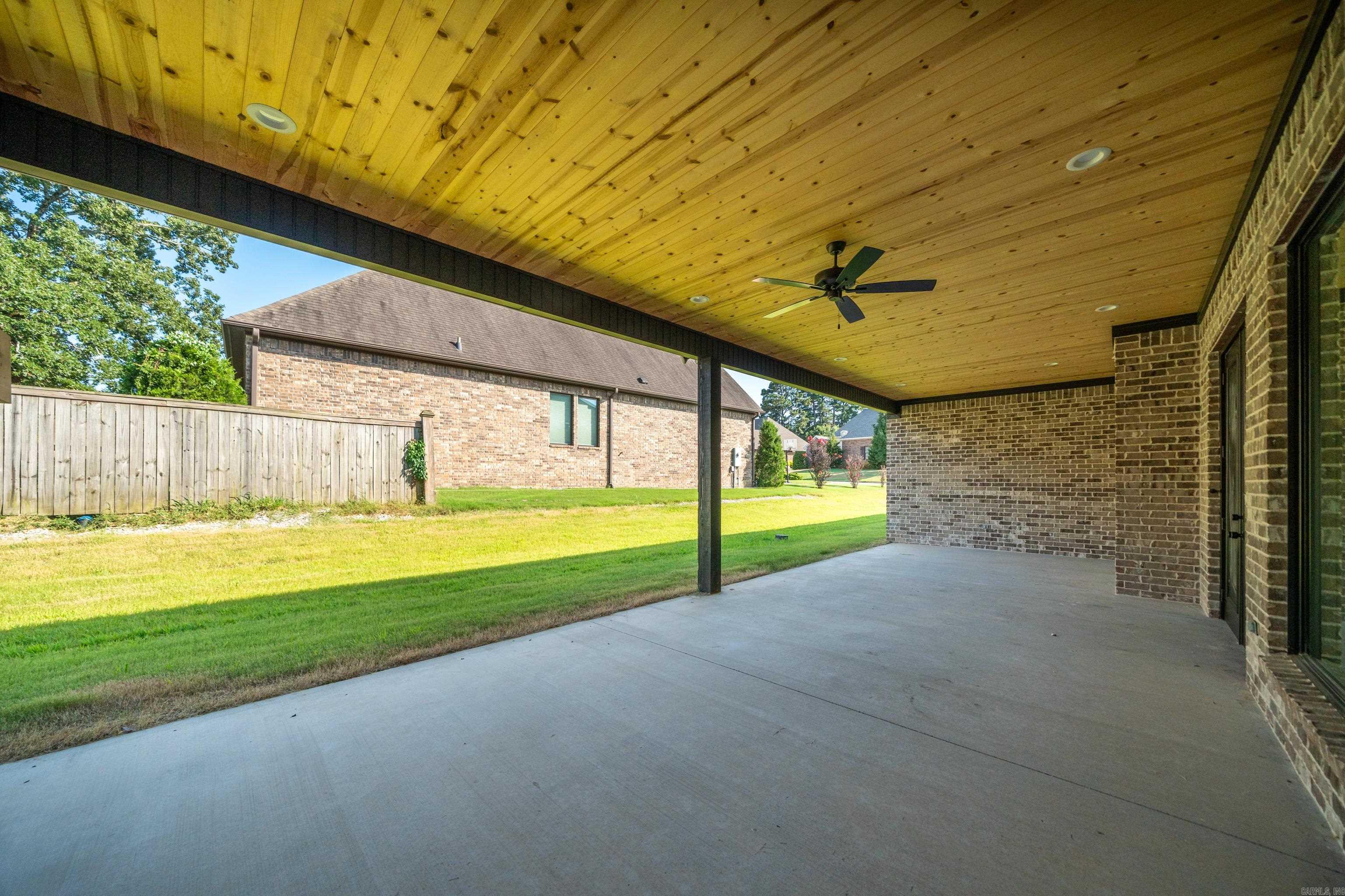 ARLINGTON PARK - Residential