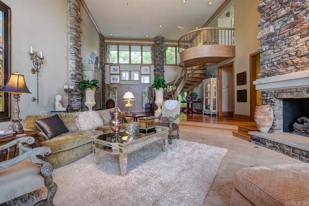 CHENAL VALLEY CHENAL CIRCLE - Residential