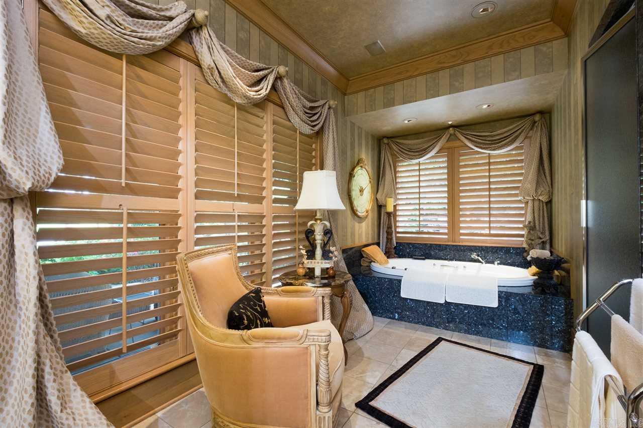 CHENAL VALLEY CHENAL CIRCLE - Residential