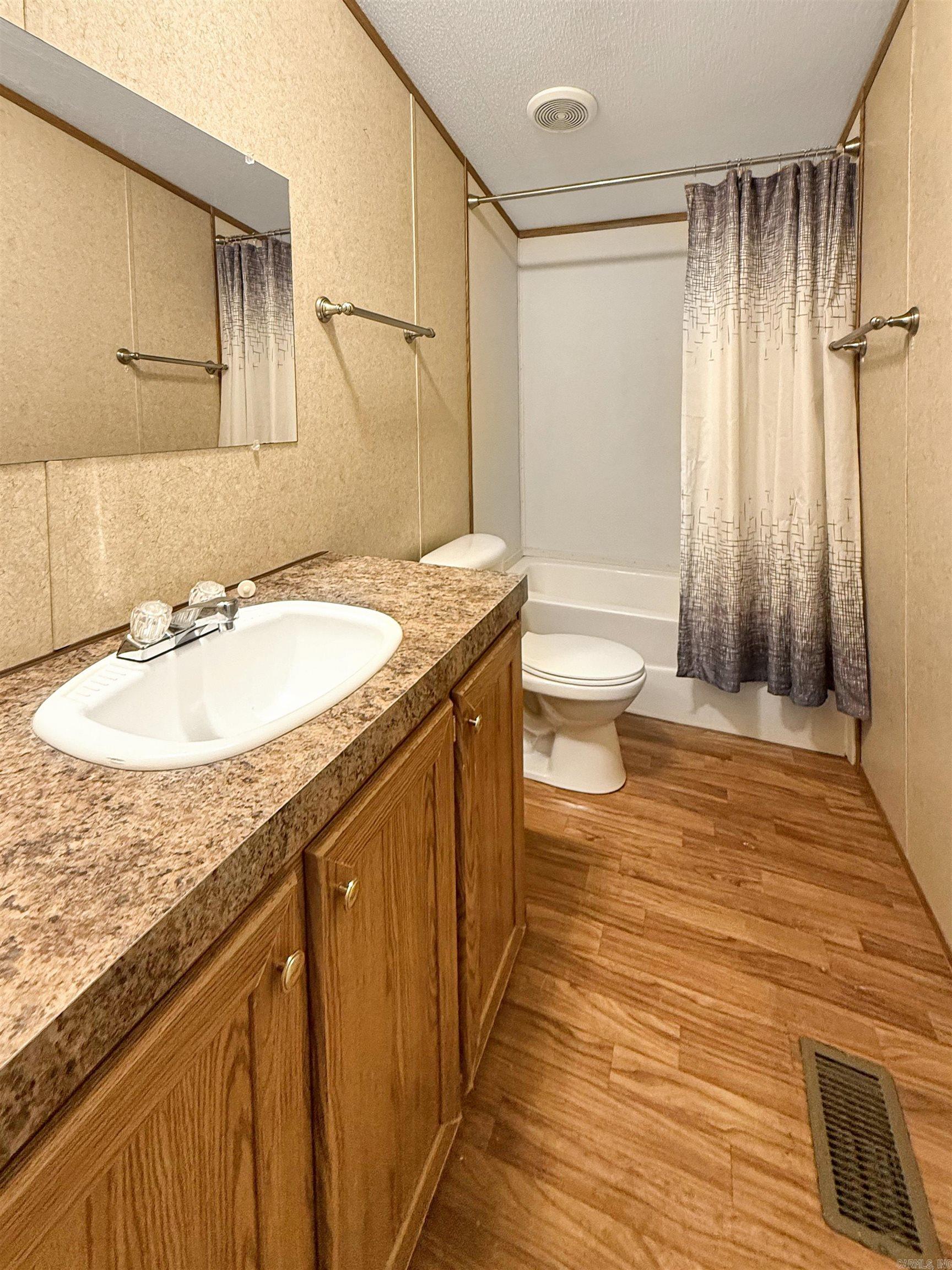 VALLEY OAKS - Residential