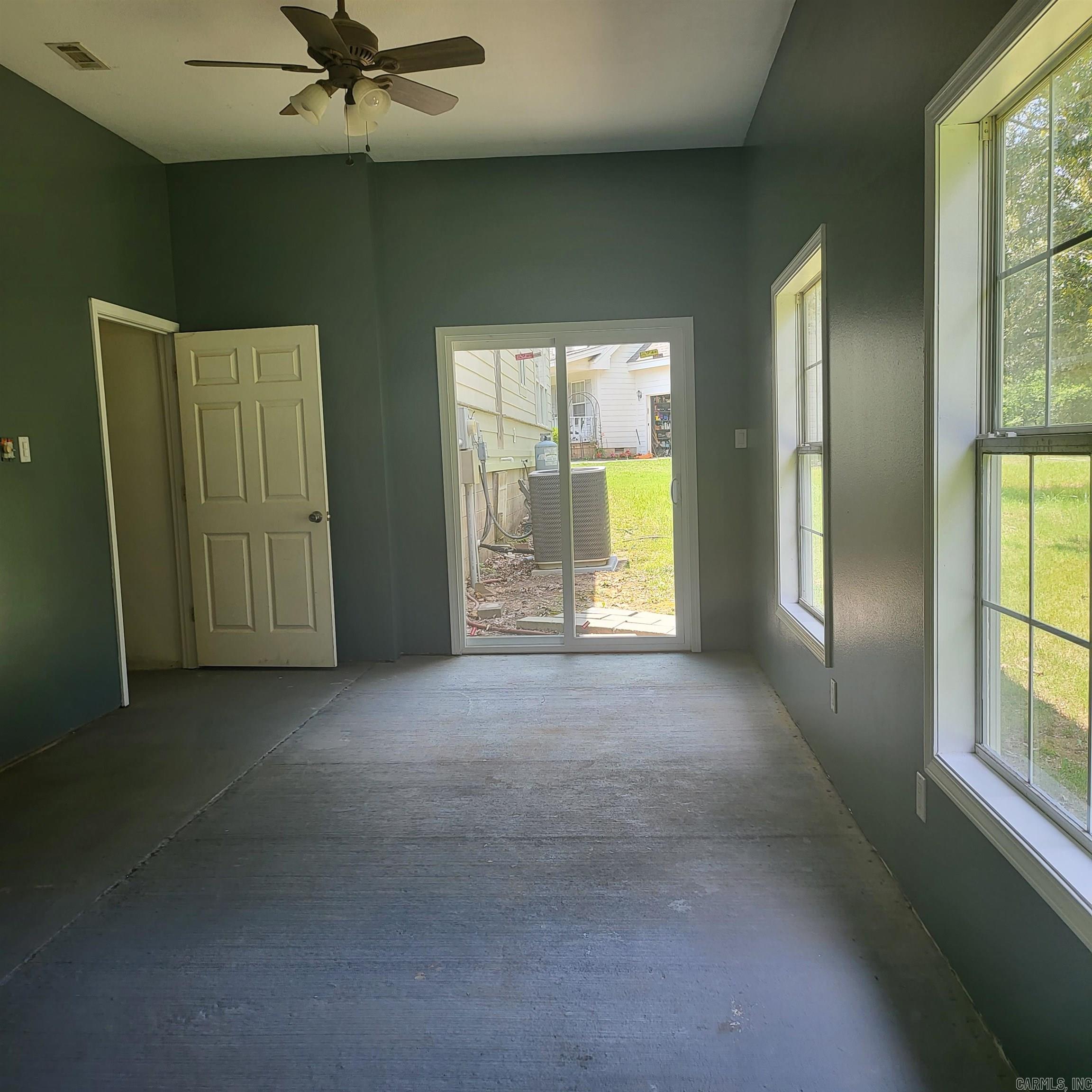 UNPLATTED ACREAGE - Residential
