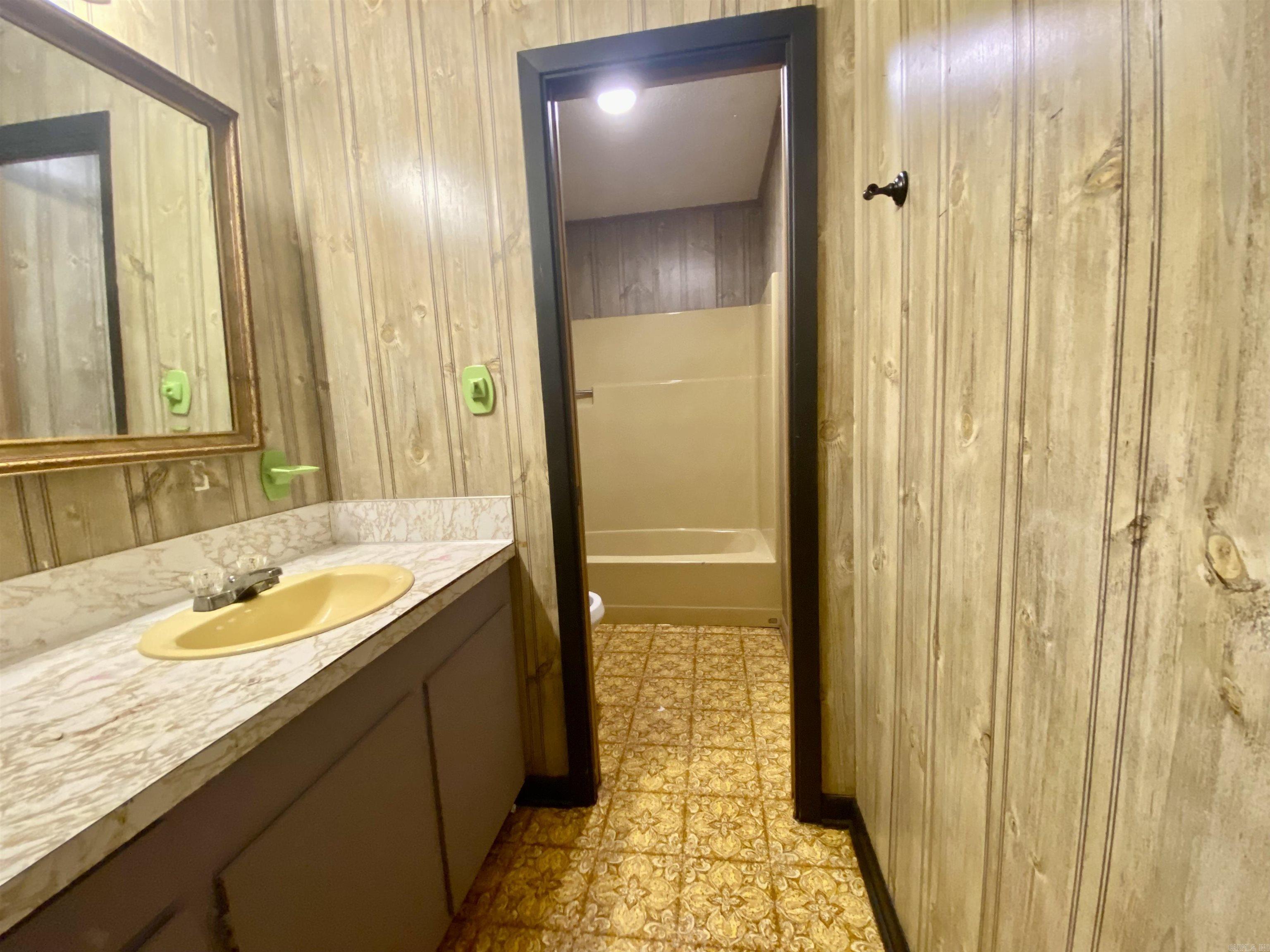 SOUTH HILL - Residential