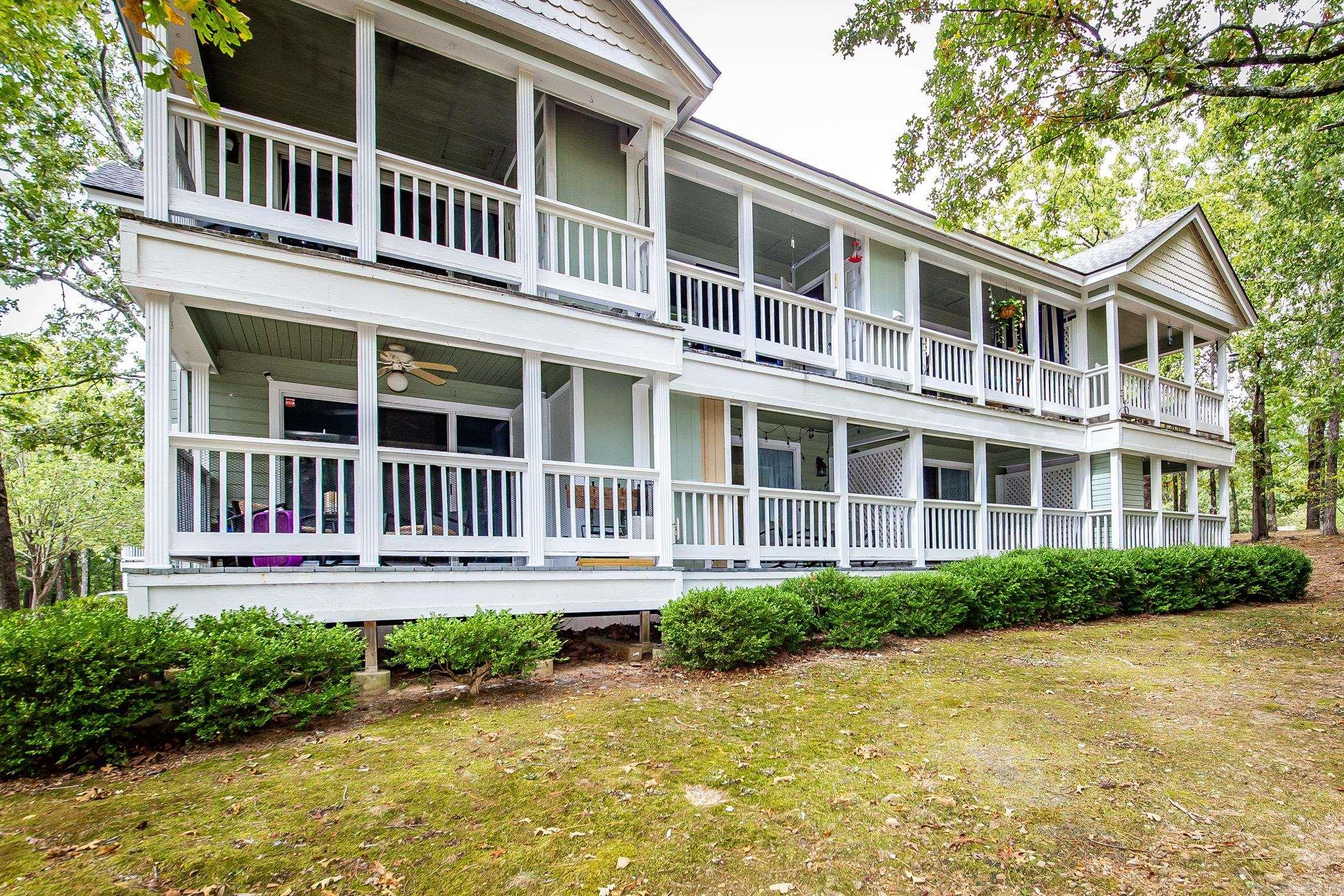 SUMMERHILL PLACE CONDOS - Residential