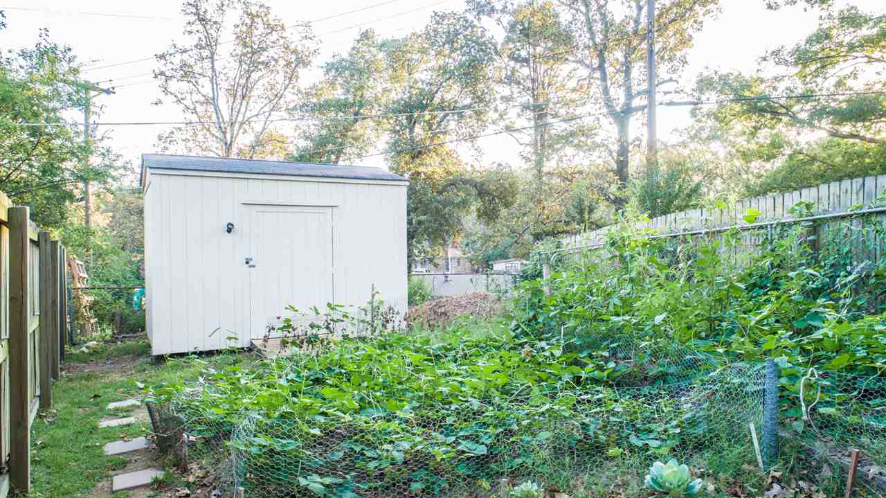 INDIAN HILLS - Residential