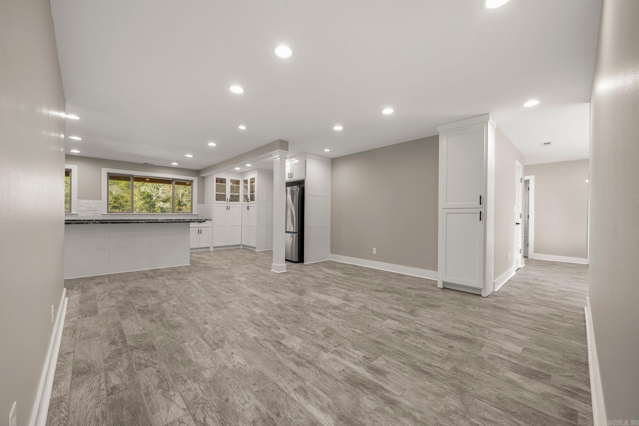 Mena - Residential