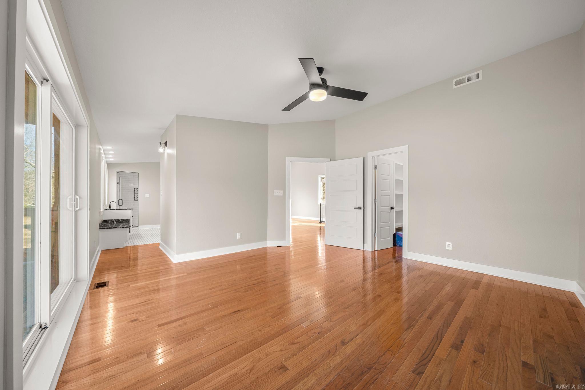 Mena - Residential