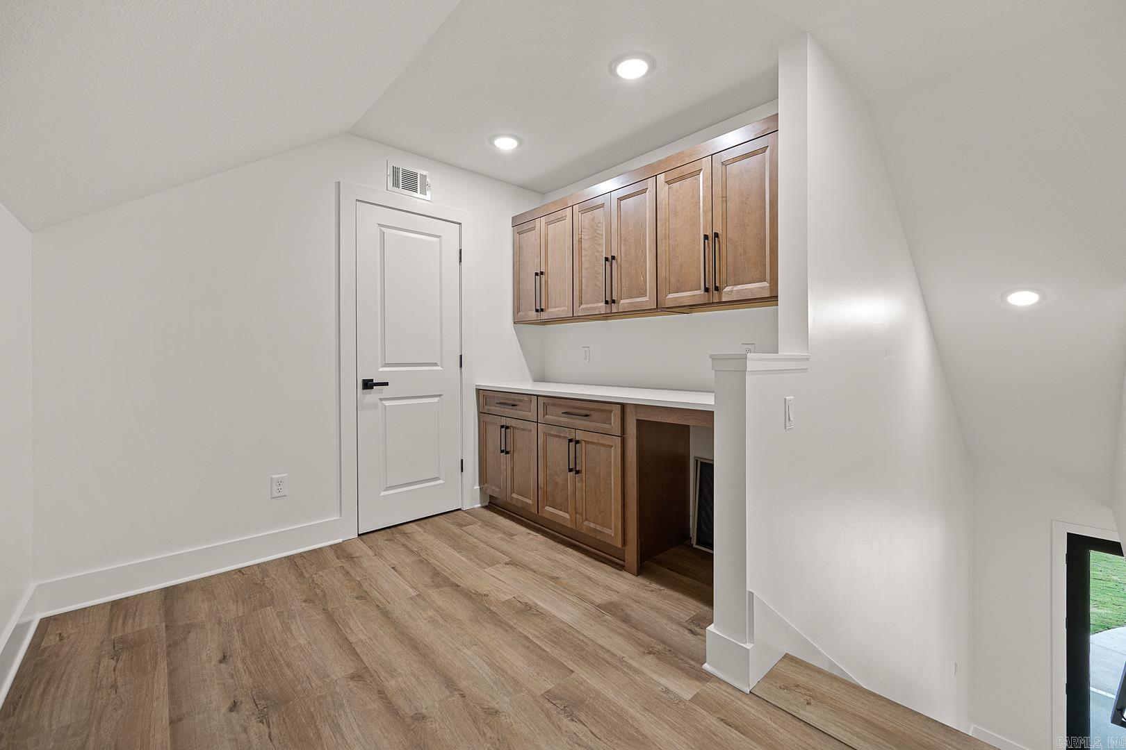 Jamestown Manor - Residential