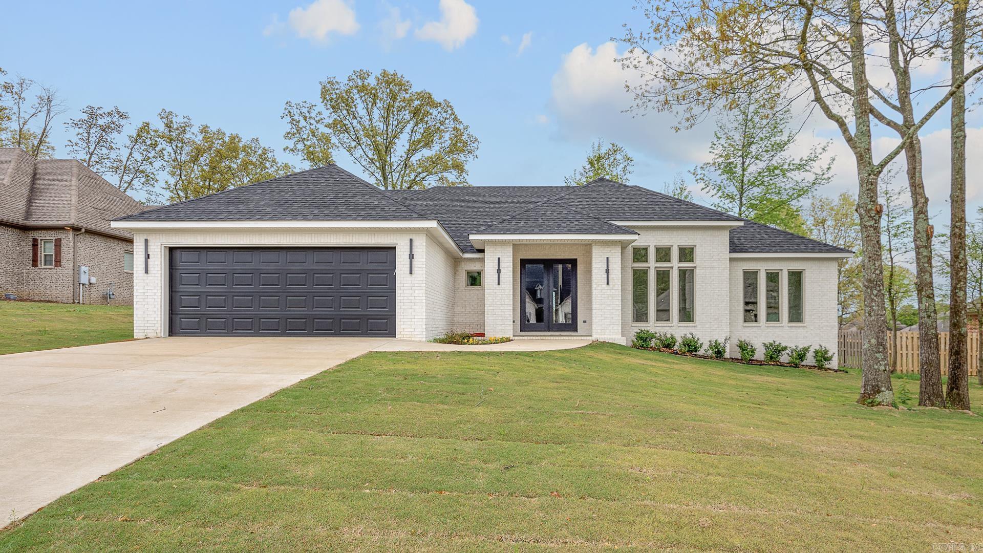 Jamestown Manor - Residential