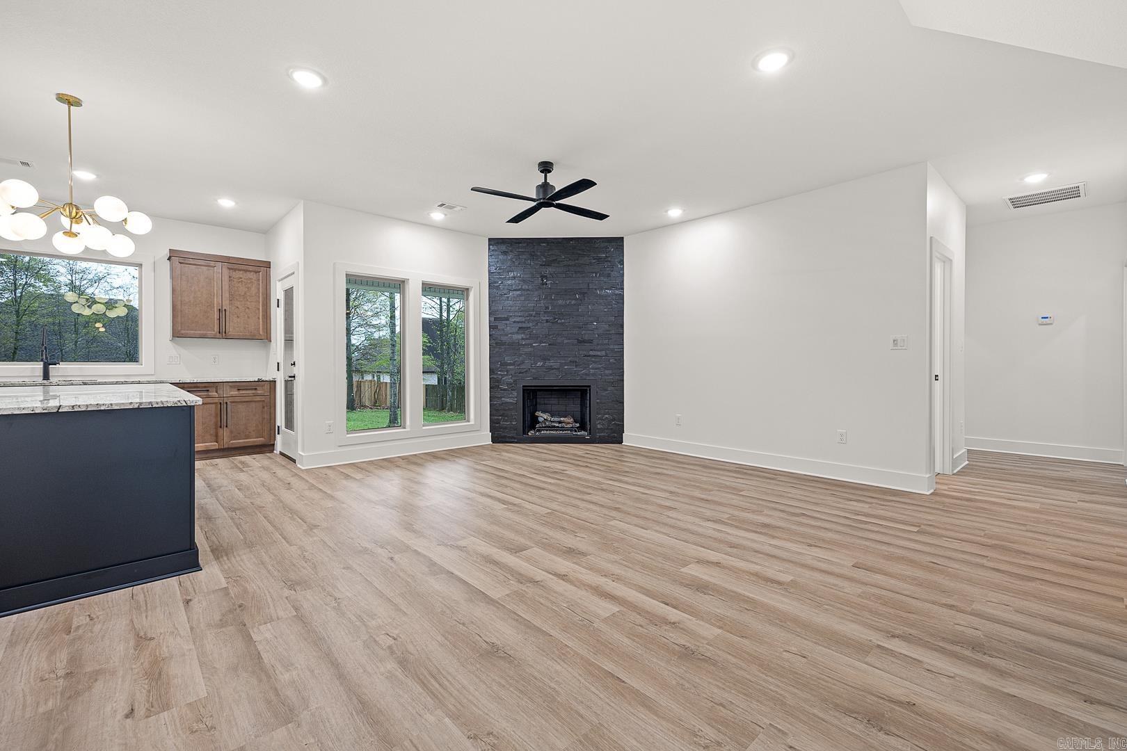 Jamestown Manor - Residential