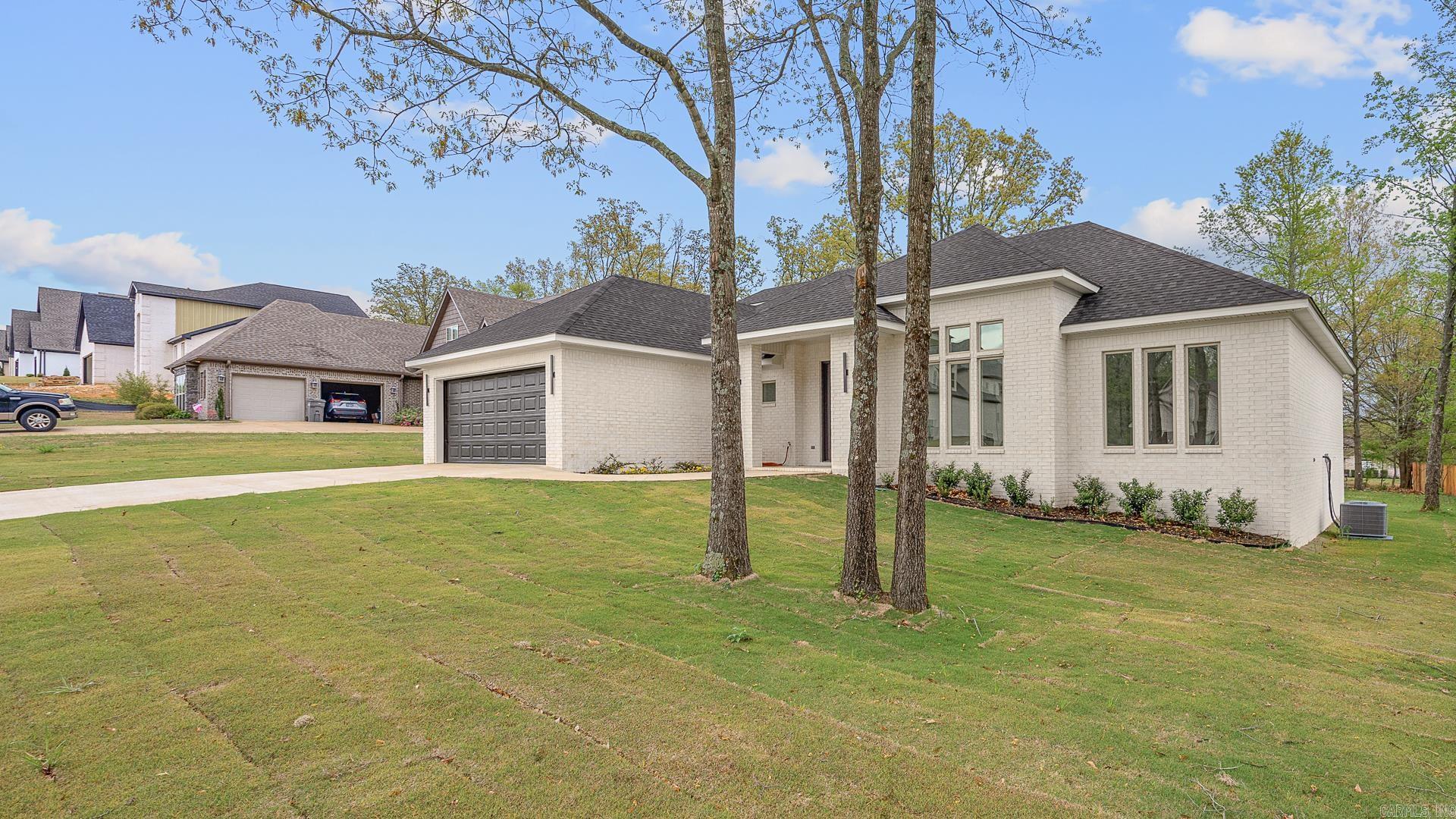 Jamestown Manor - Residential