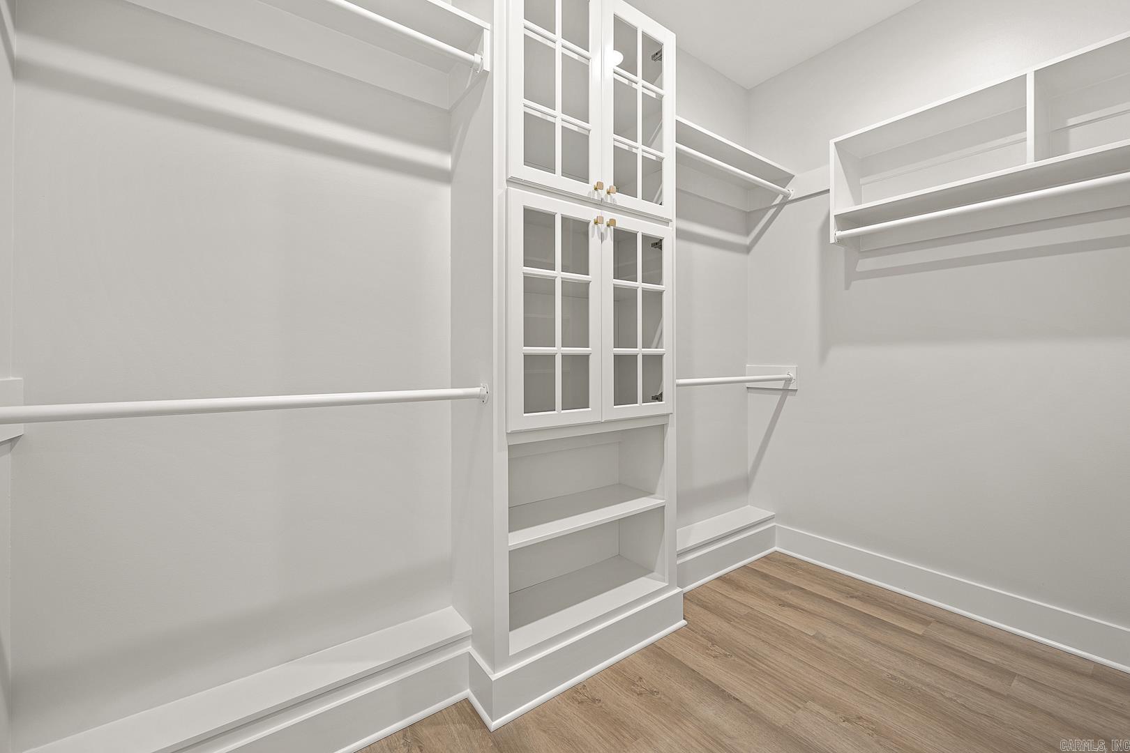 Jamestown Manor - Residential
