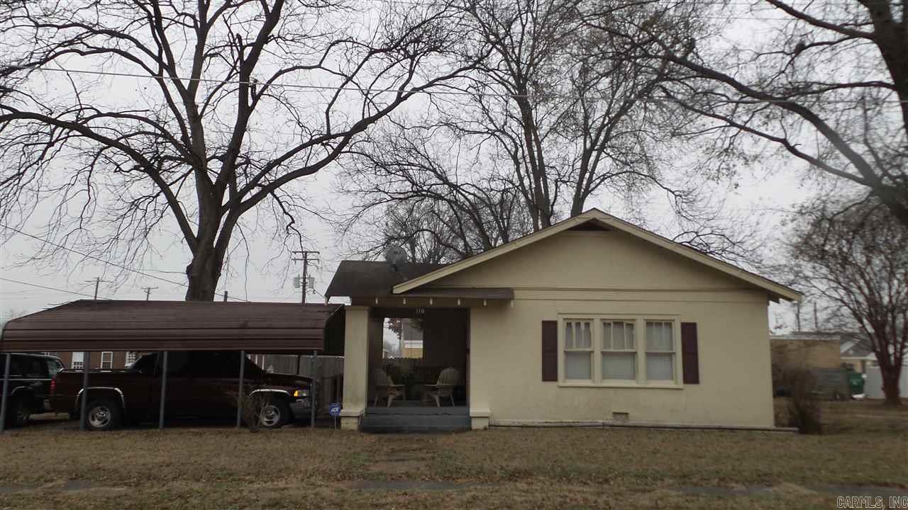 Very cute updated bungalow style home. Spacious living room with lots of natural light, updated kitchen & bath, fully fenced & 2 storage buildings outside. Great for first time home buyer or investor. Original hardwoods under carpet. CALL TODAY FOR YOUR SHOWING! 501-940-4628. Sq. Ft. approx. measuring encouraged.