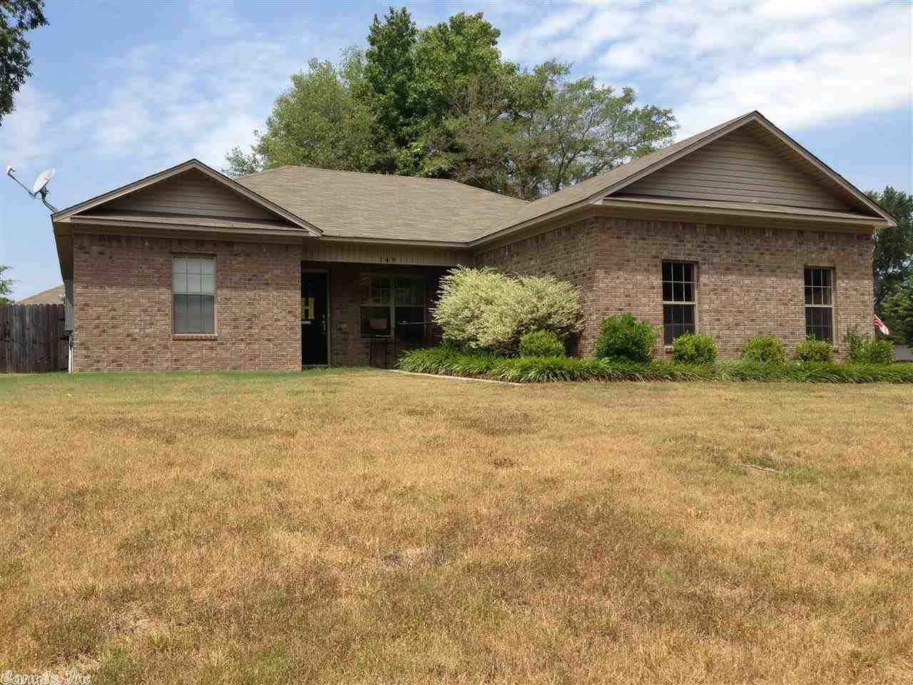 Great for first time home buyer. Spacious floor plan, large family room with concrete floors, large kitchen with an abundance of cabinets and counter space, large master suite with walk-in closet, fully fenced yard, close to schools.