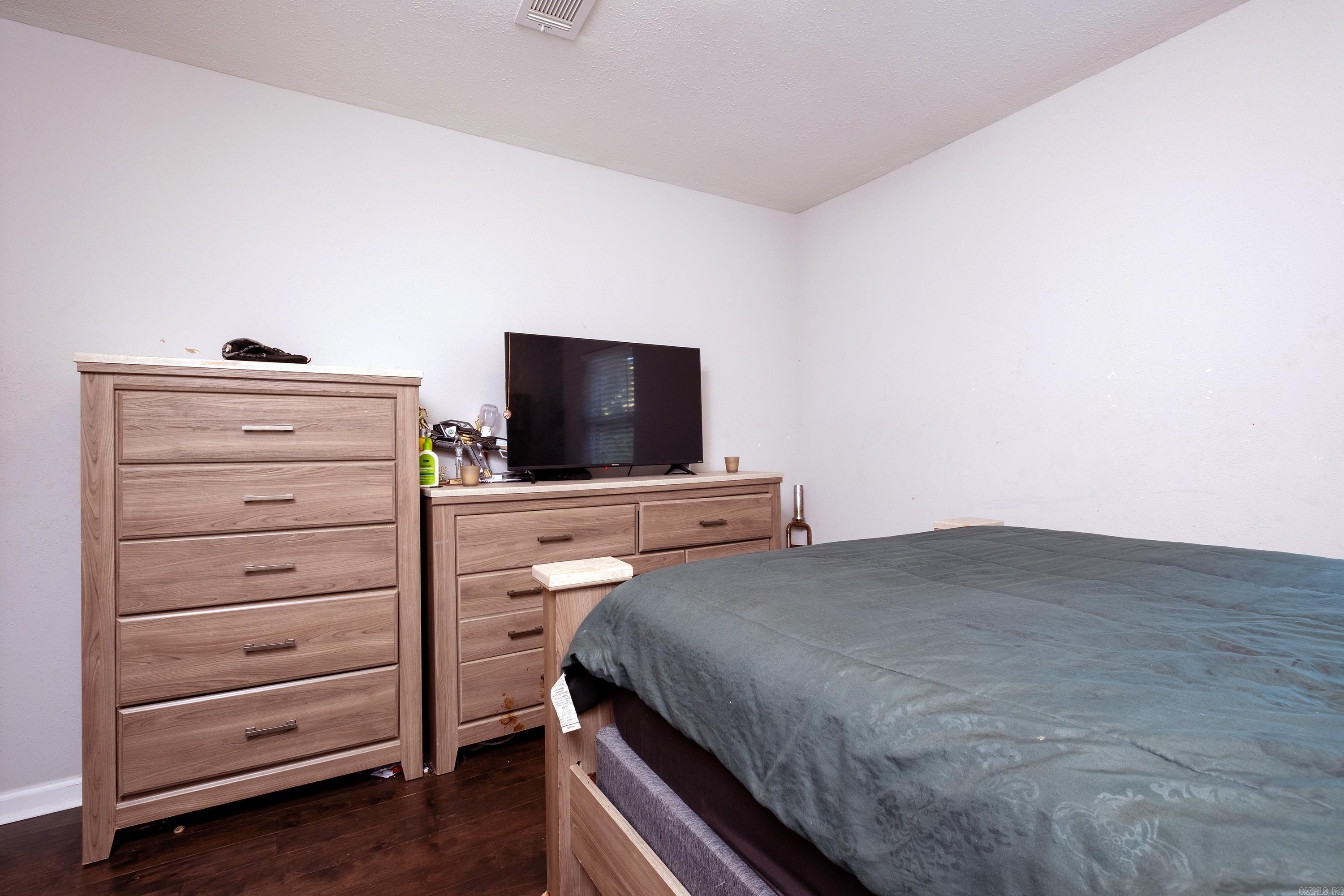 WAKEFIELD VILLAGE - Residential