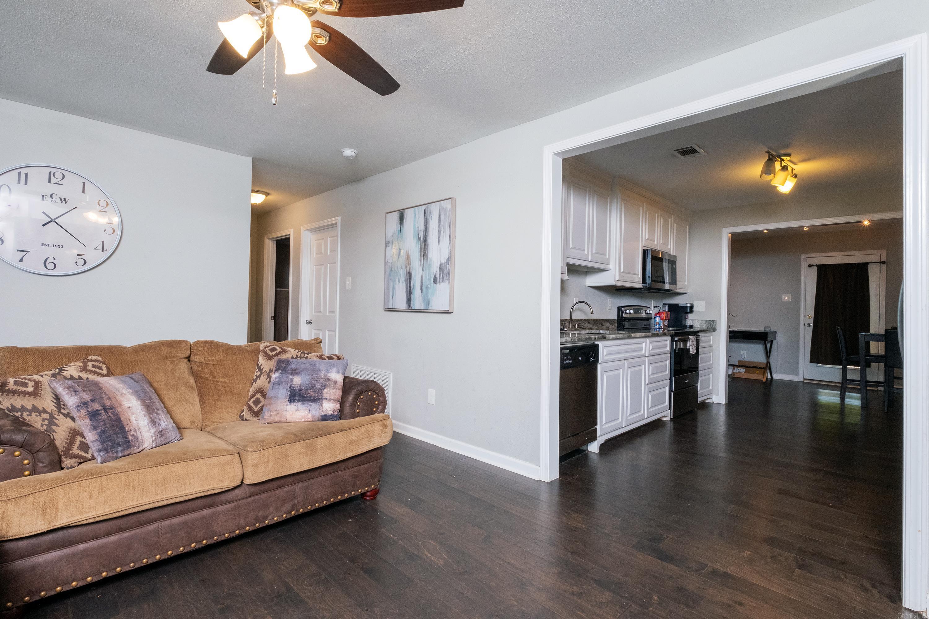 WAKEFIELD VILLAGE - Residential