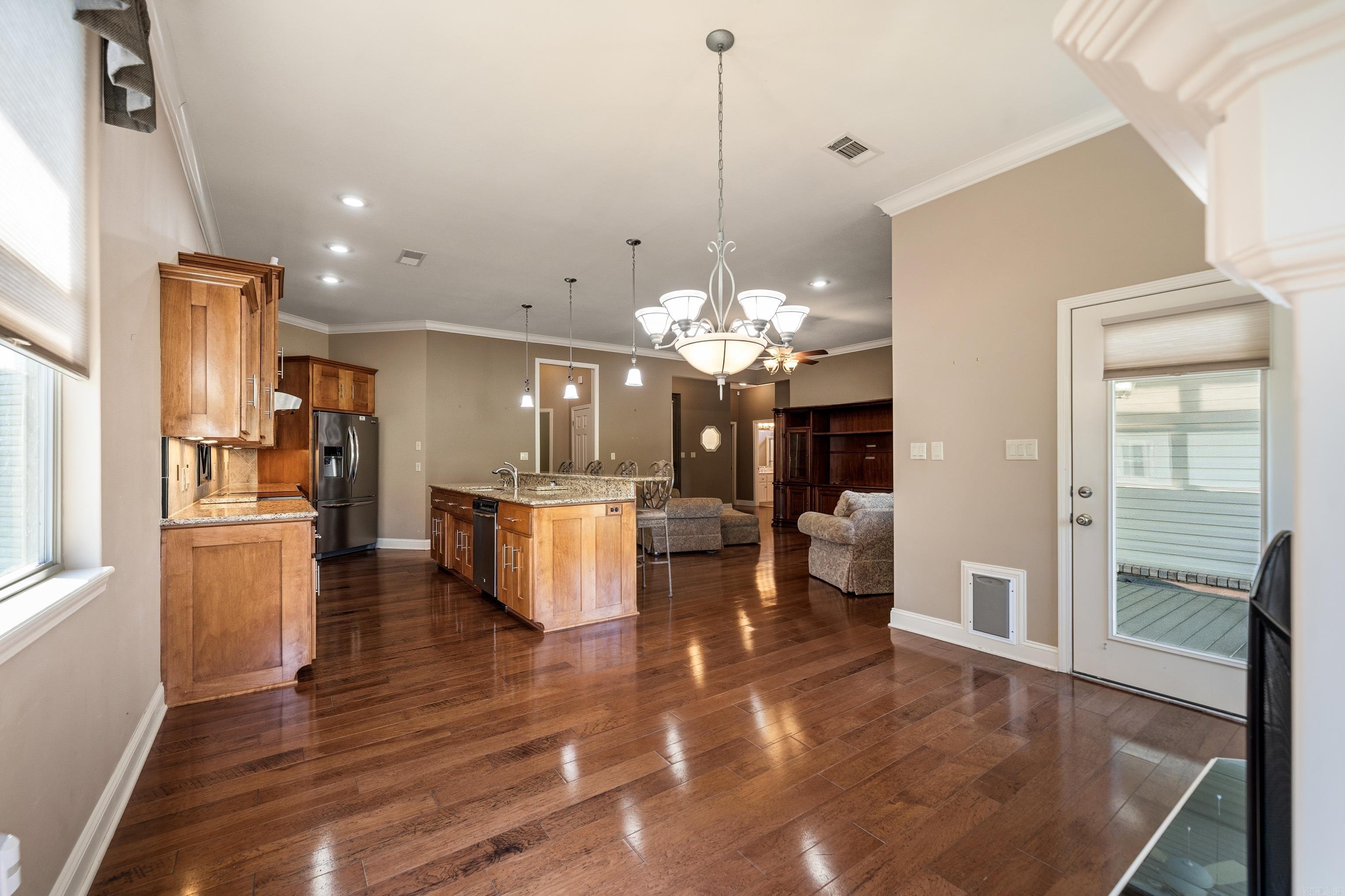 HUNTERS COVE - Residential
