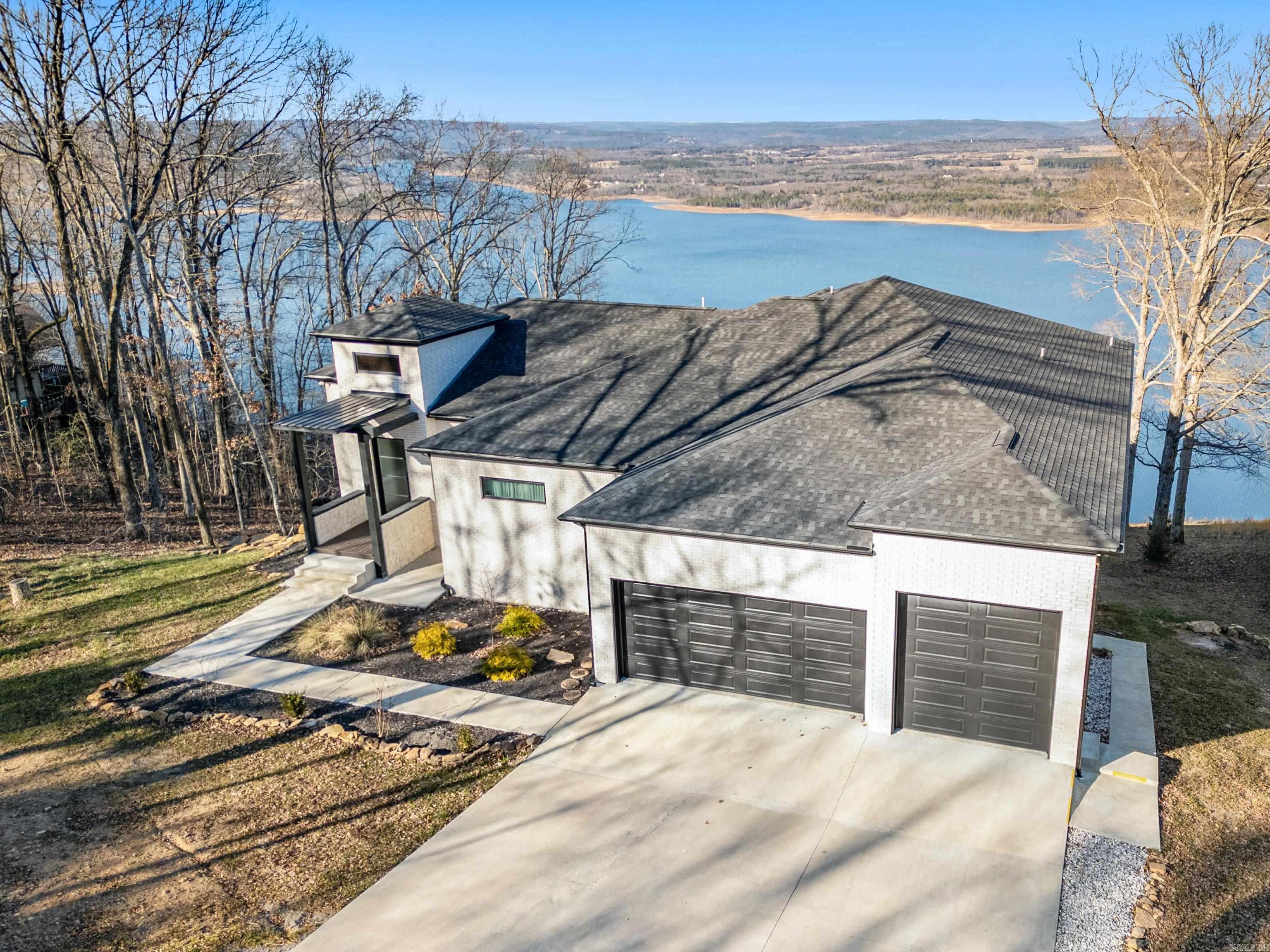 DIAMOND BLUFF ESTATES - Residential