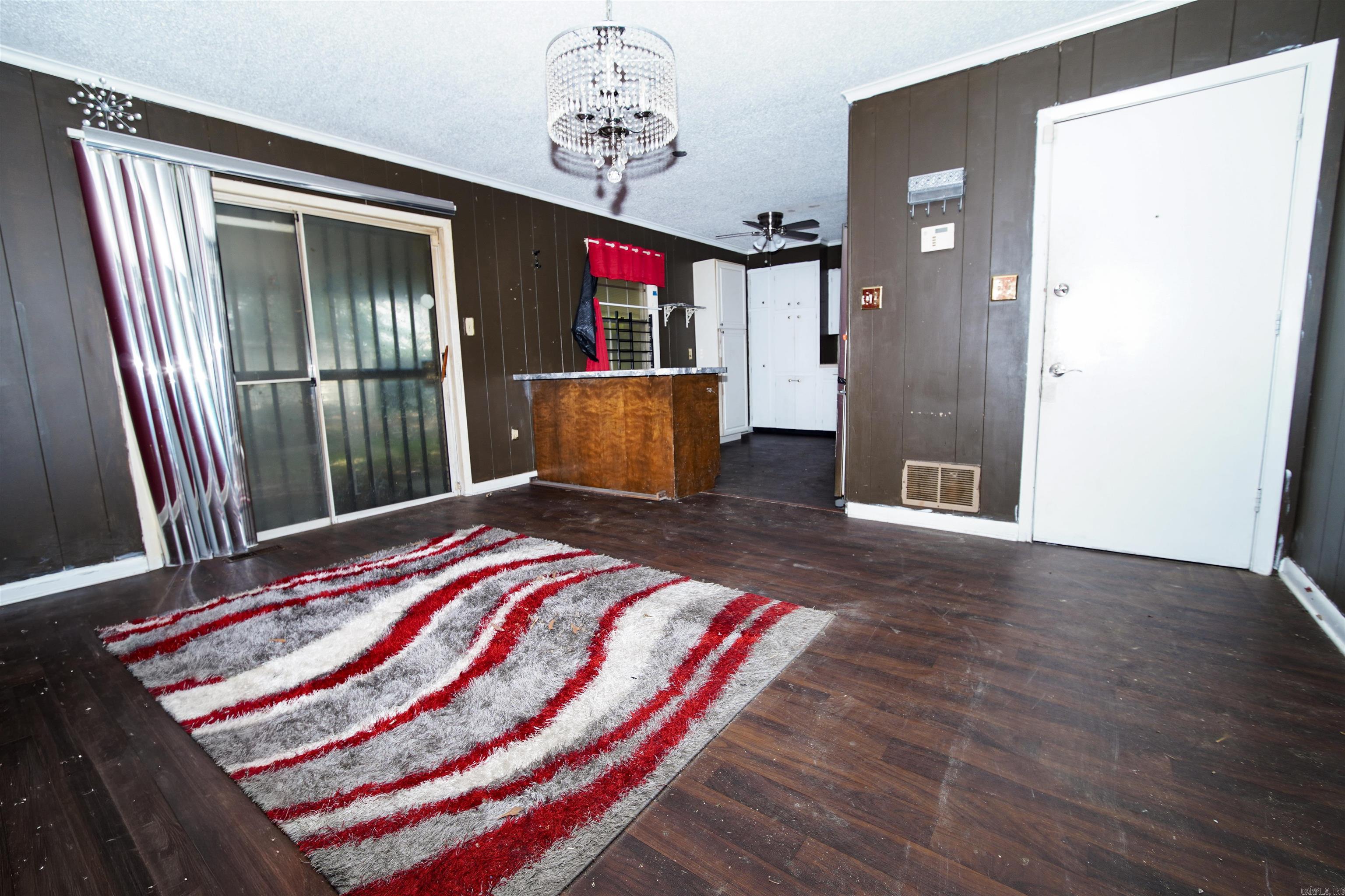 TOWN & COUNTRY ESTATES - Residential