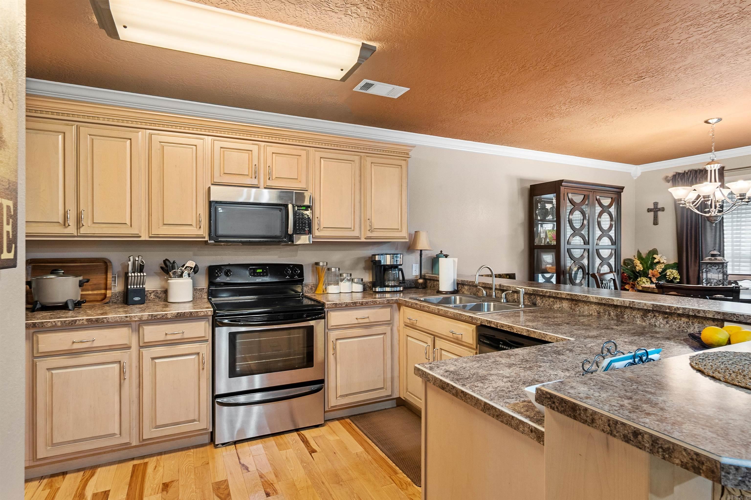 CROWN COLONY SUB - Residential