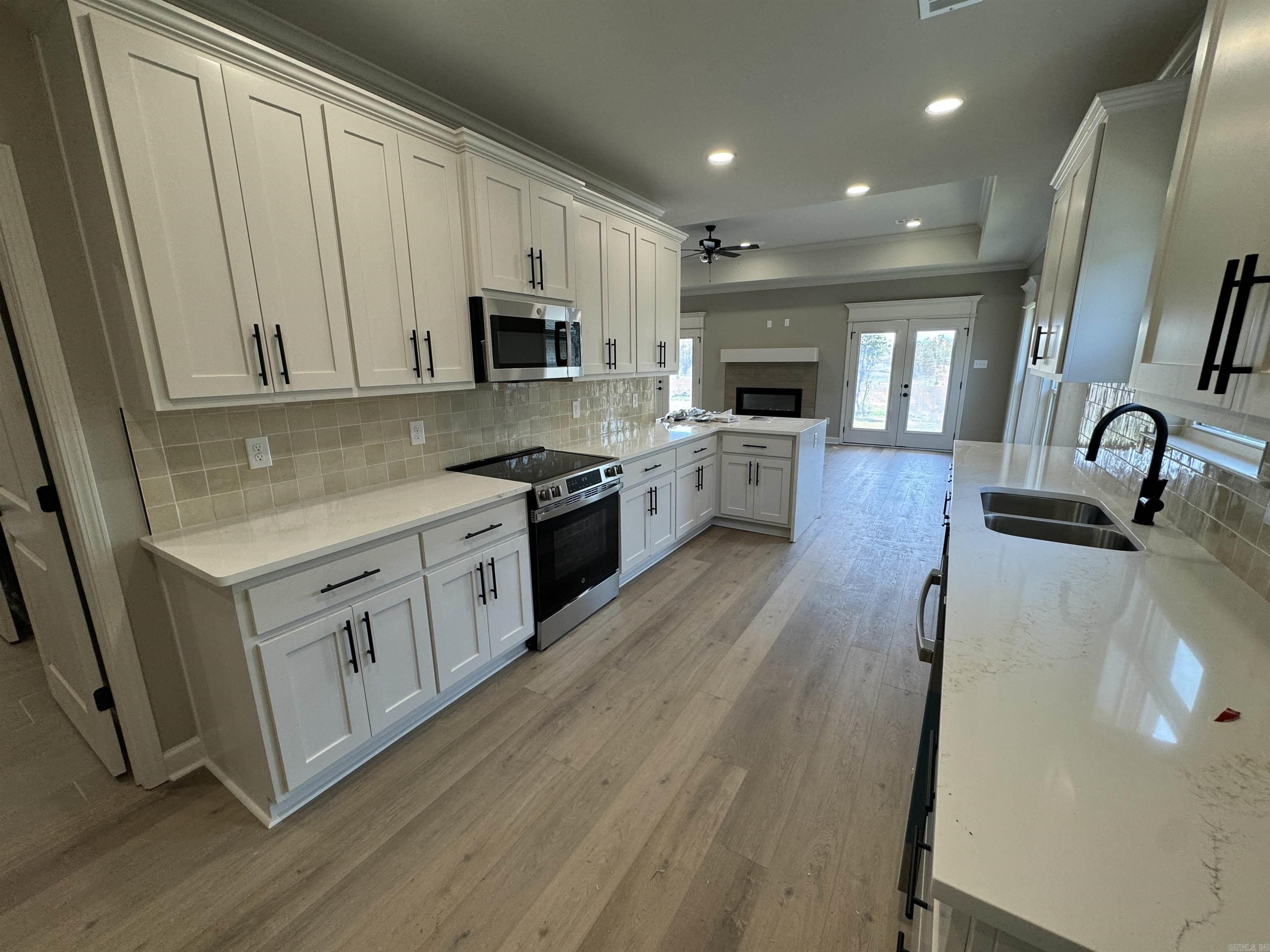 WANDERING RIDGE - Residential
