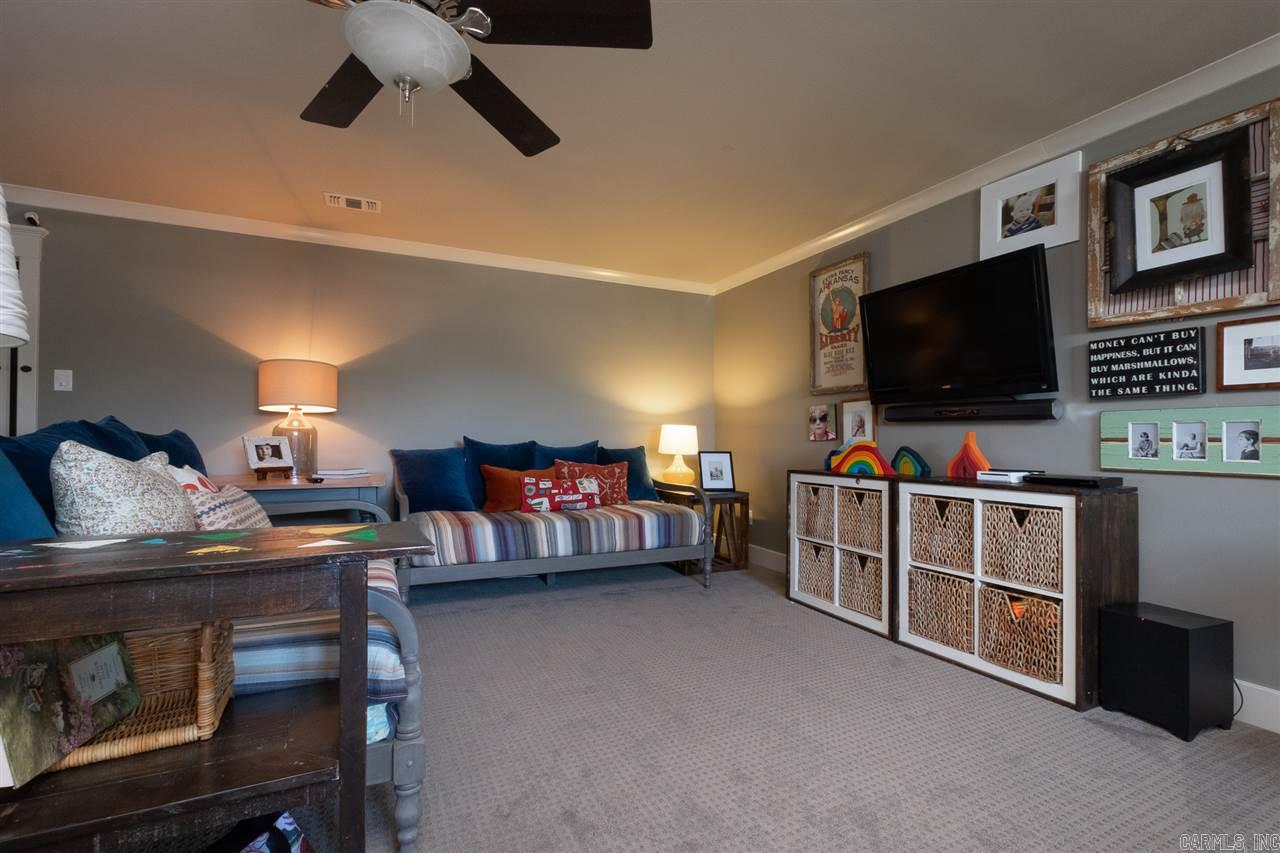 WOODLANDS EDGE - Residential