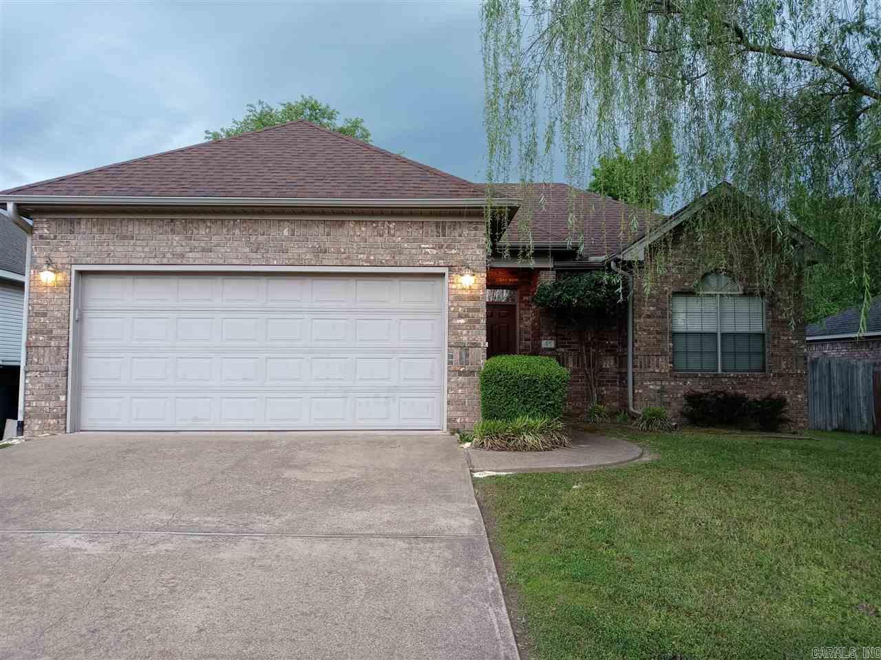 This lovely home with a split bedroom and open floor plan with space to entertain family and guests boasts a plethora of features that make this a great opportunity to see!  The master bedroom bath has two walk-in closets.  Conveniently located right off of Stagecoach/Highway 5, this home has an entryway, privacy fence, and a wooden deck.  Agents see remarks.