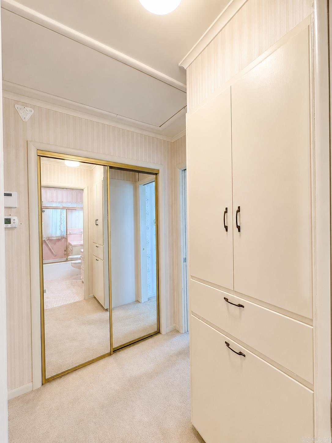 TOWN & COUNTRY ADD - Residential