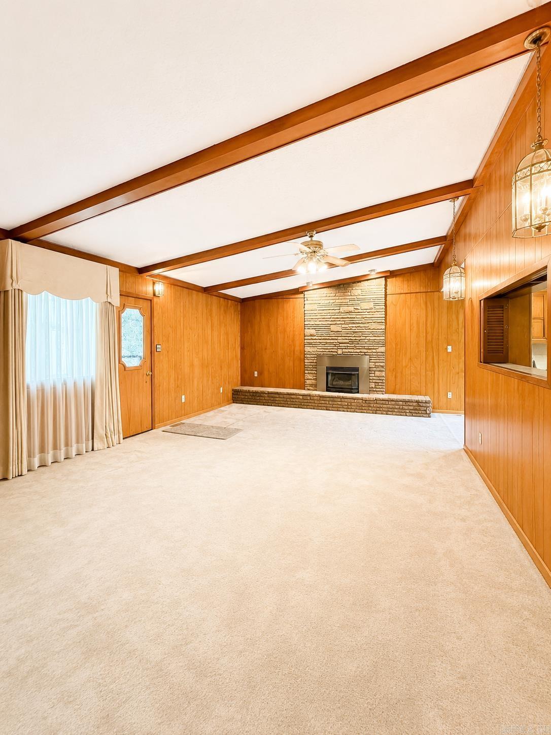 TOWN & COUNTRY ADD - Residential