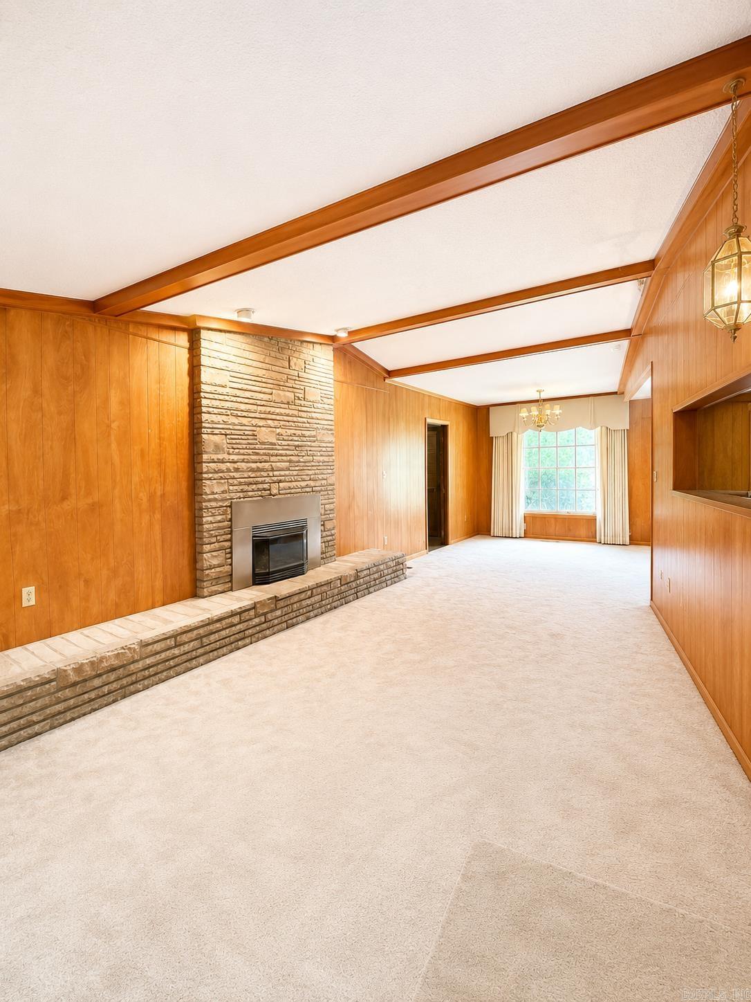 TOWN & COUNTRY ADD - Residential