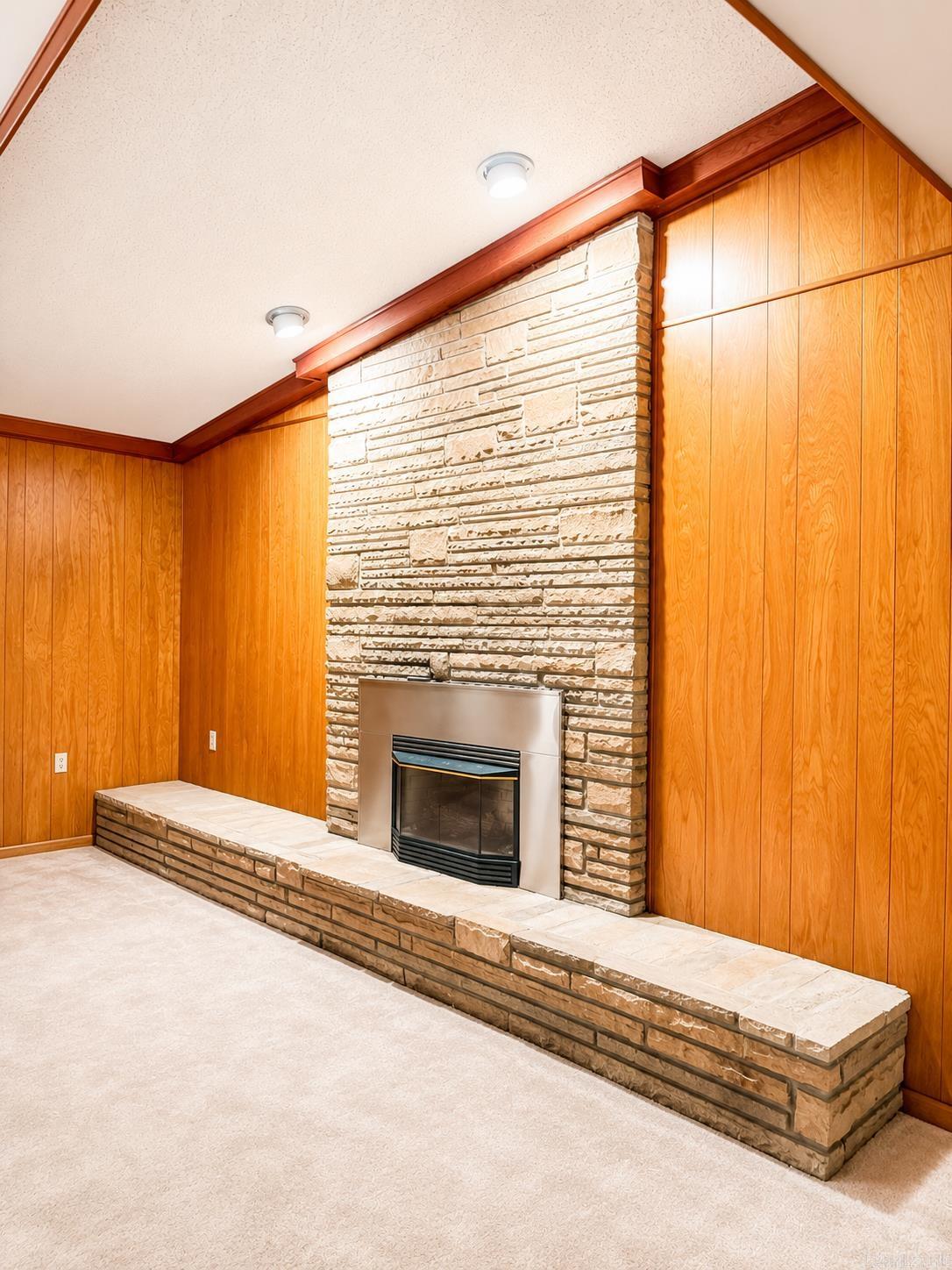 TOWN & COUNTRY ADD - Residential
