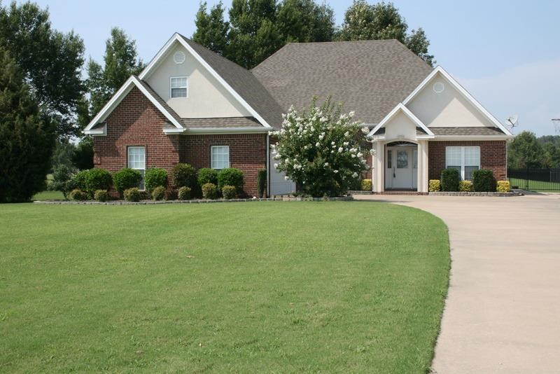 Gorgeous brick home situated on an acre lot. The formal dining room opens to the inviting family room with lofty ceilings & gas fireplace. The eat-in kitchen has a bay window, abundant stained cabinetry, breakfast bar & stainless steel appliances. Spacious master suite with walk-in closet, jetted tub & dual vanities. Additional bedrooms located on the main level and a bedroom/bonus room located upstairs. Other amenities include beautiful landscaping, a fully fenced backyard, a two car garage & laundry room.