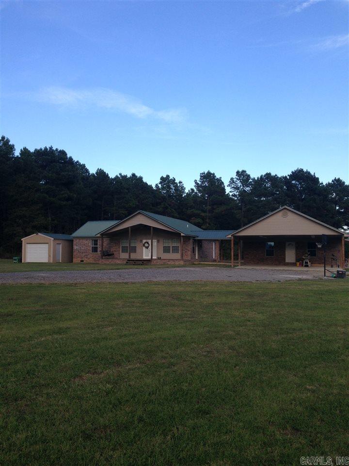Great rural property sitting on 10 acres with separate efficiency apartment.