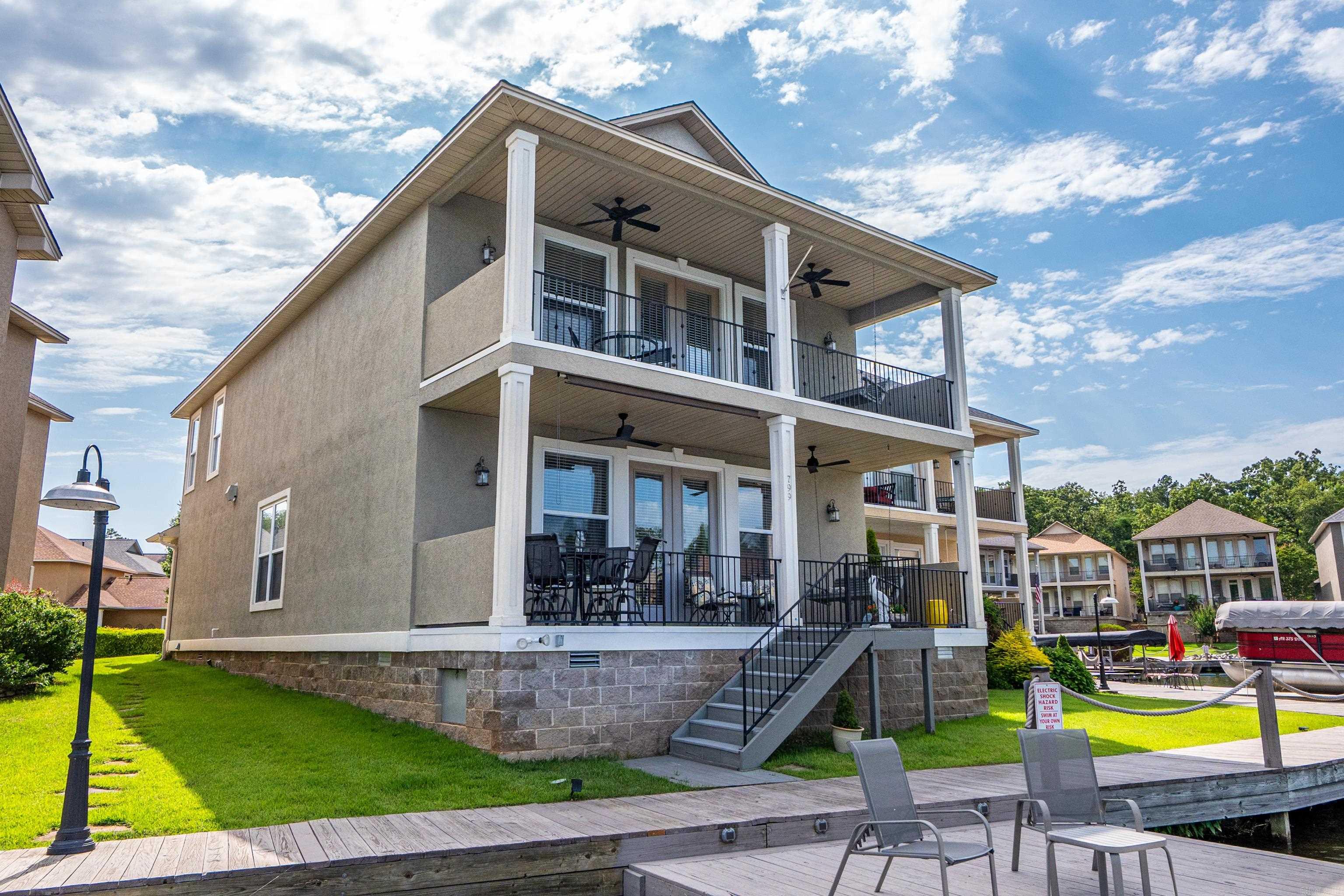 LIGHTHOUSE COVE - Residential