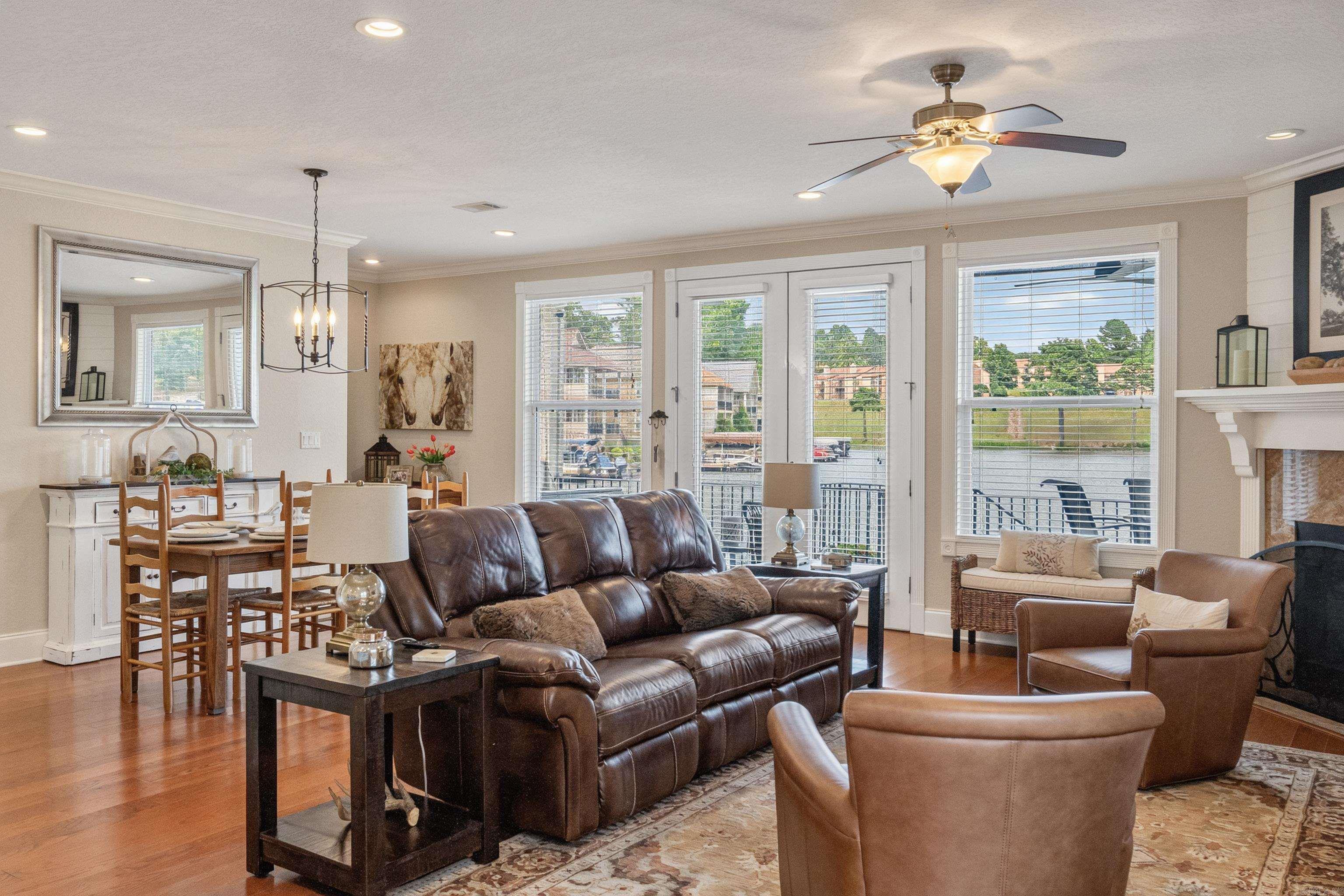 LIGHTHOUSE COVE - Residential