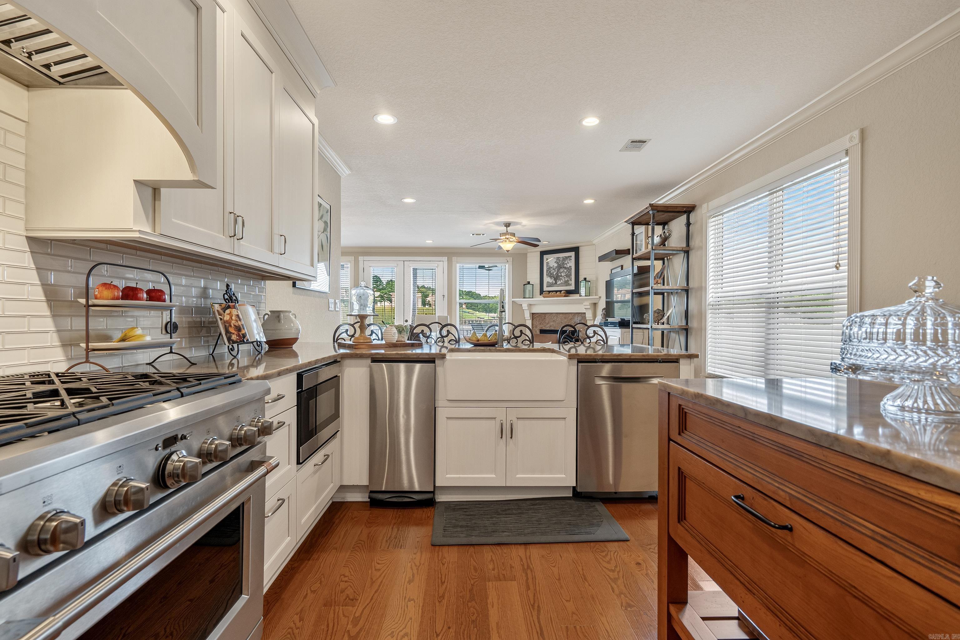 LIGHTHOUSE COVE - Residential