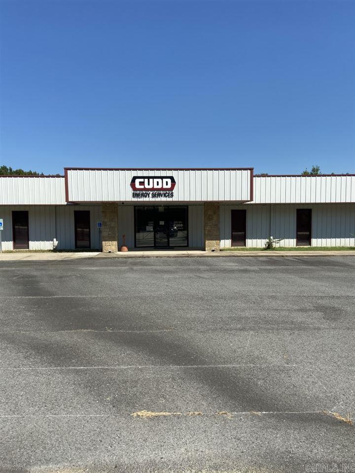 Excellent construction site with office, warehouse and lay down yard.
