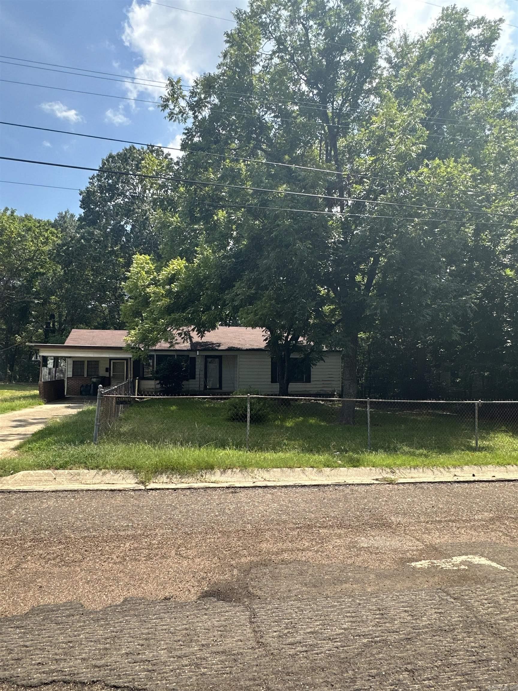 The property is an investors dream . This property has plenty of square footage and located two minutes from downtown Magnolia.