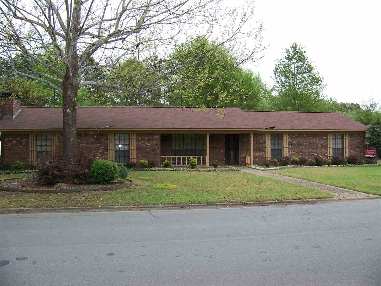This great family home is very spacious it offers a huge living room with gas fireplace, kitchen/dining combo, separate dining room and breakfast bar, huge laundry room & mud room or home office.  Fenced back yard, 2 car carport and 2 car detached garage with storage.