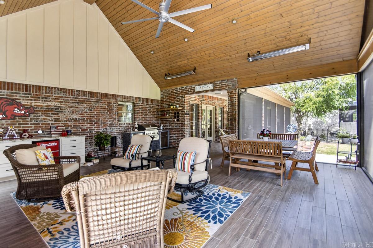 CENTENNIAL VALLEY - Residential