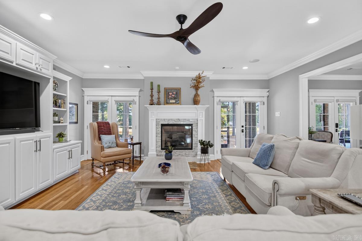 CENTENNIAL VALLEY - Residential