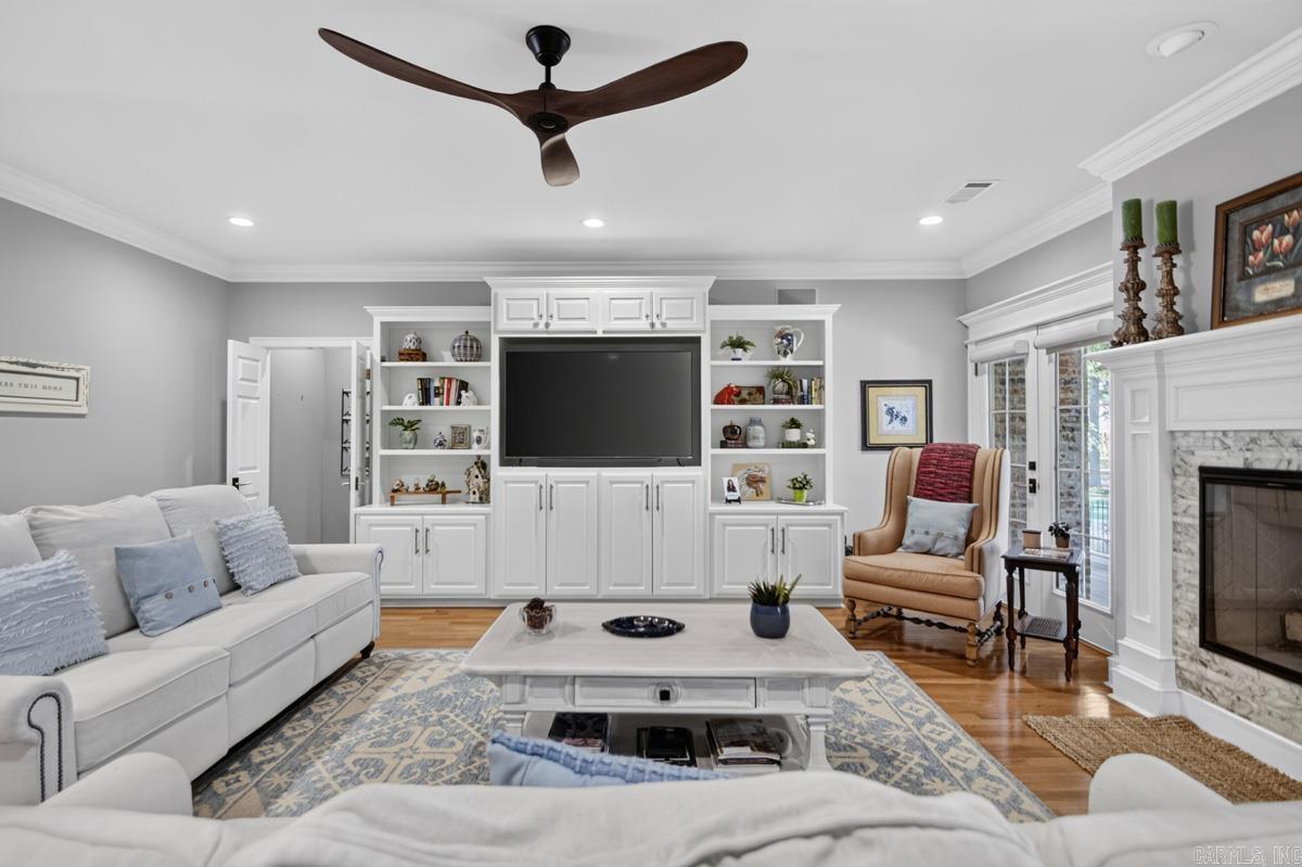 CENTENNIAL VALLEY - Residential