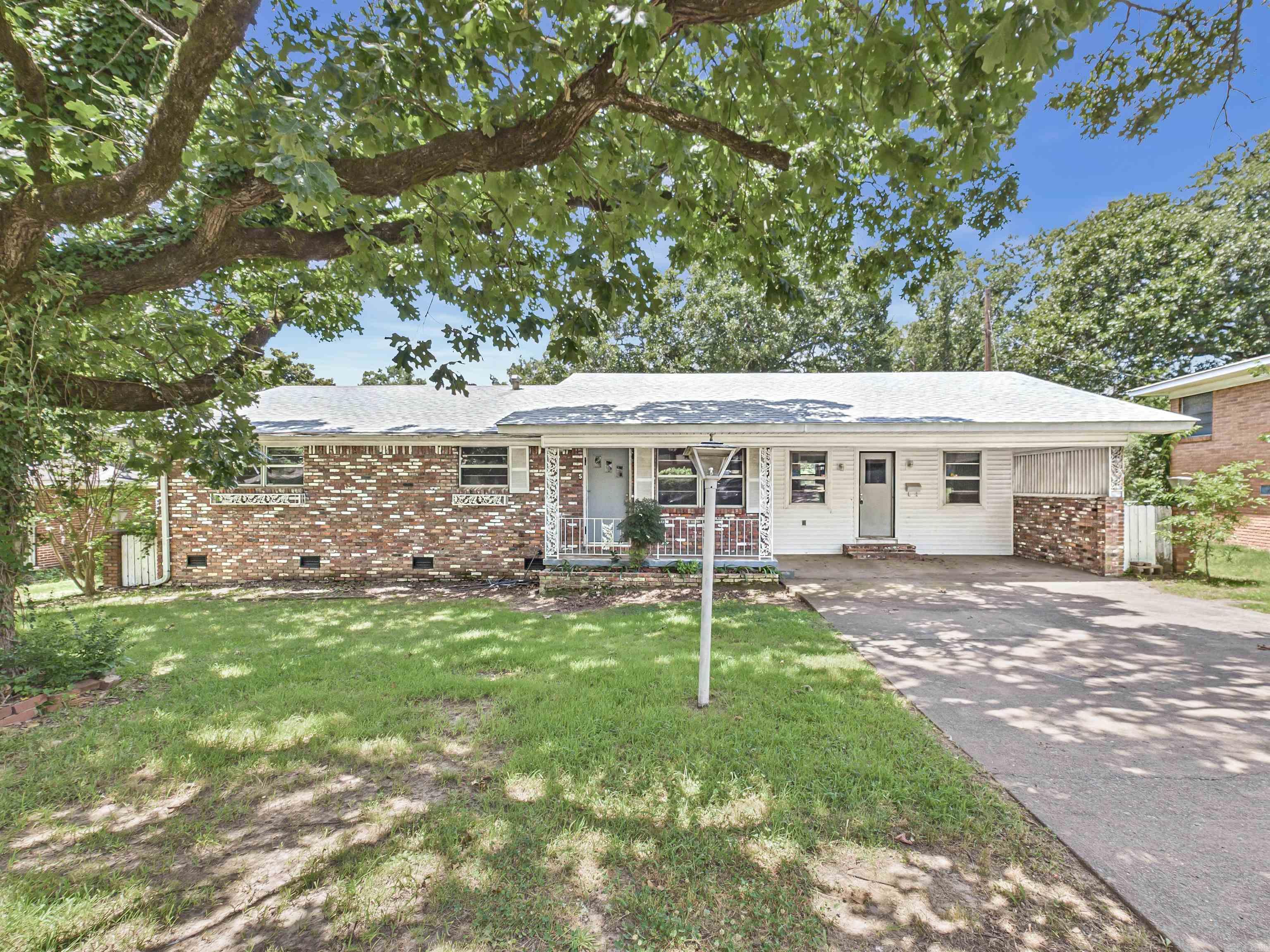 Check out this charming home in a convenient location close to shopping, dining, schools, and more! With plenty of space for everyone, this home offers comfort, character, and endless potential. The roof is only 4 years old, giving you added peace of mind. Inside, you’ll find beautiful granite countertops, newer paint, and updated fixtures that add a fresh, modern touch. Move right in and enjoy it as it is, or add your own personal style to make it truly your own. Don’t miss this wonderful opportunity! **Agents see remarks**