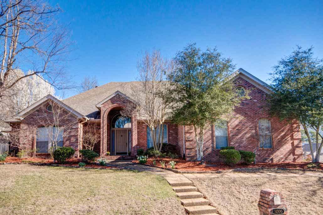 Fantastic home in wonderful West Little Rock neighborhood.  Backyard features an in ground pool, covered porch and a beautiful rock waterfall.  Master is separate from other bedrooms and has his and her closets and sinks.  Family room has a fireplace, built ins, wood flooring and vaulted ceiling.  Kitchen is spacious and has a breakfast bar and pull out drawers.  Huge tiled game room that walks out to the backyard... approximately 15' x 20', pool table could convey.  Seller offering flooring allowance.
