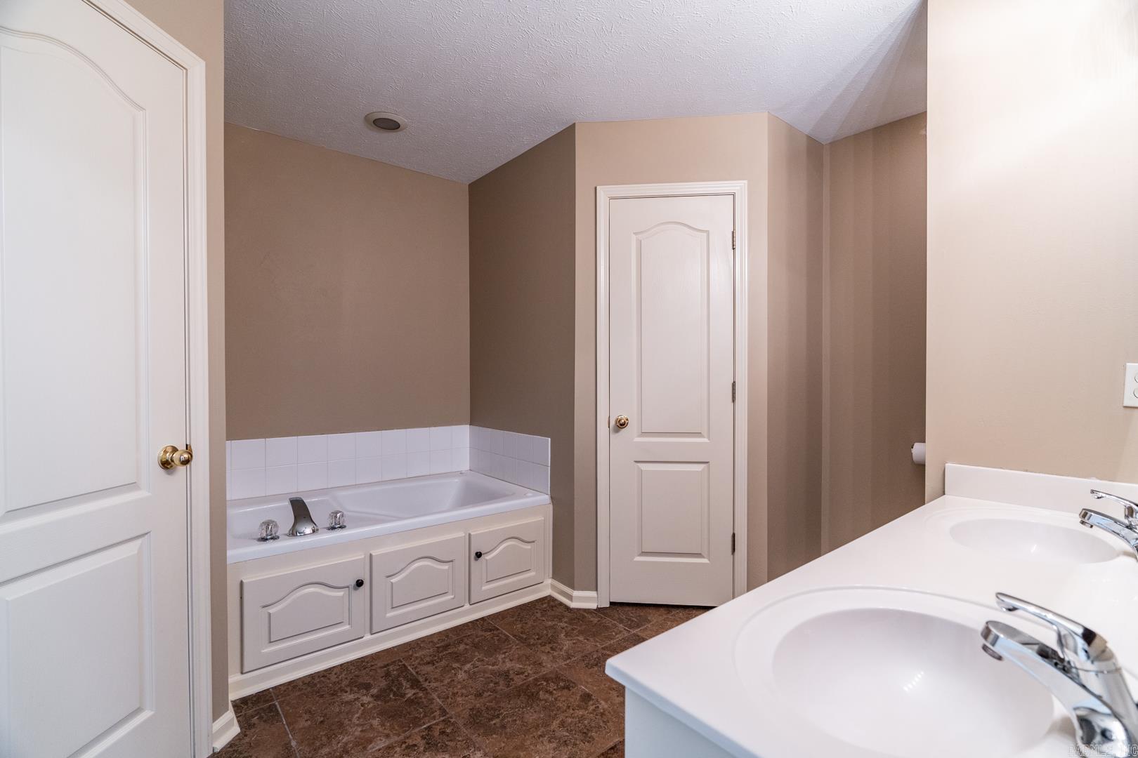 SMITHFIELD - Residential