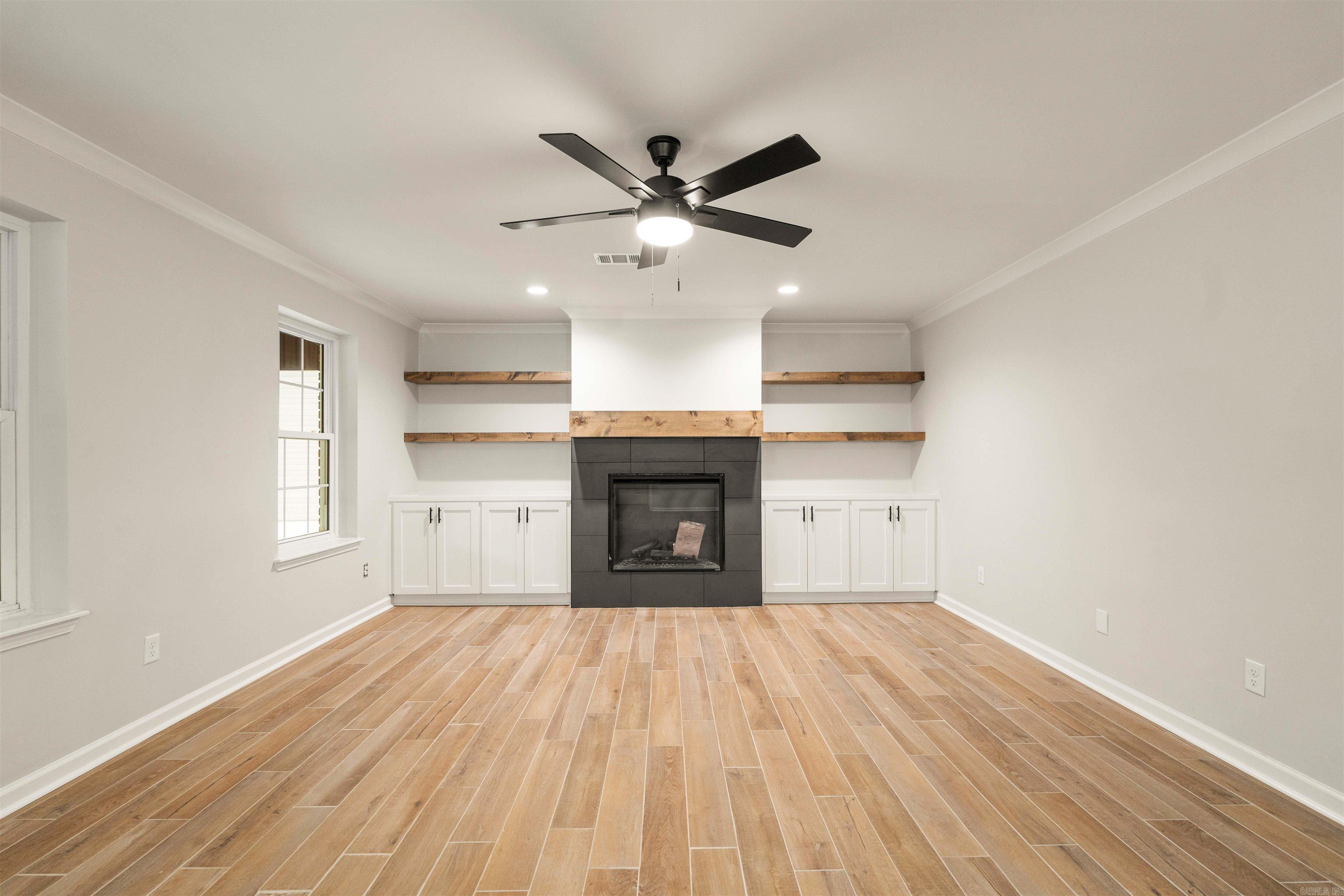 COUNTRY WOOD SUB UNIT - Residential