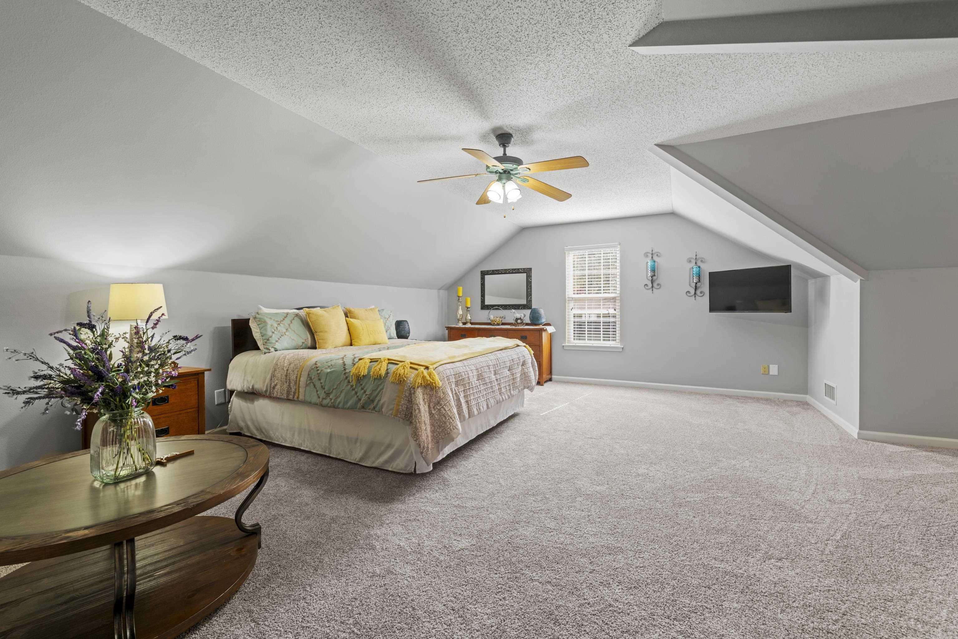 NAPLE HEIGHTS - LAKE - Residential