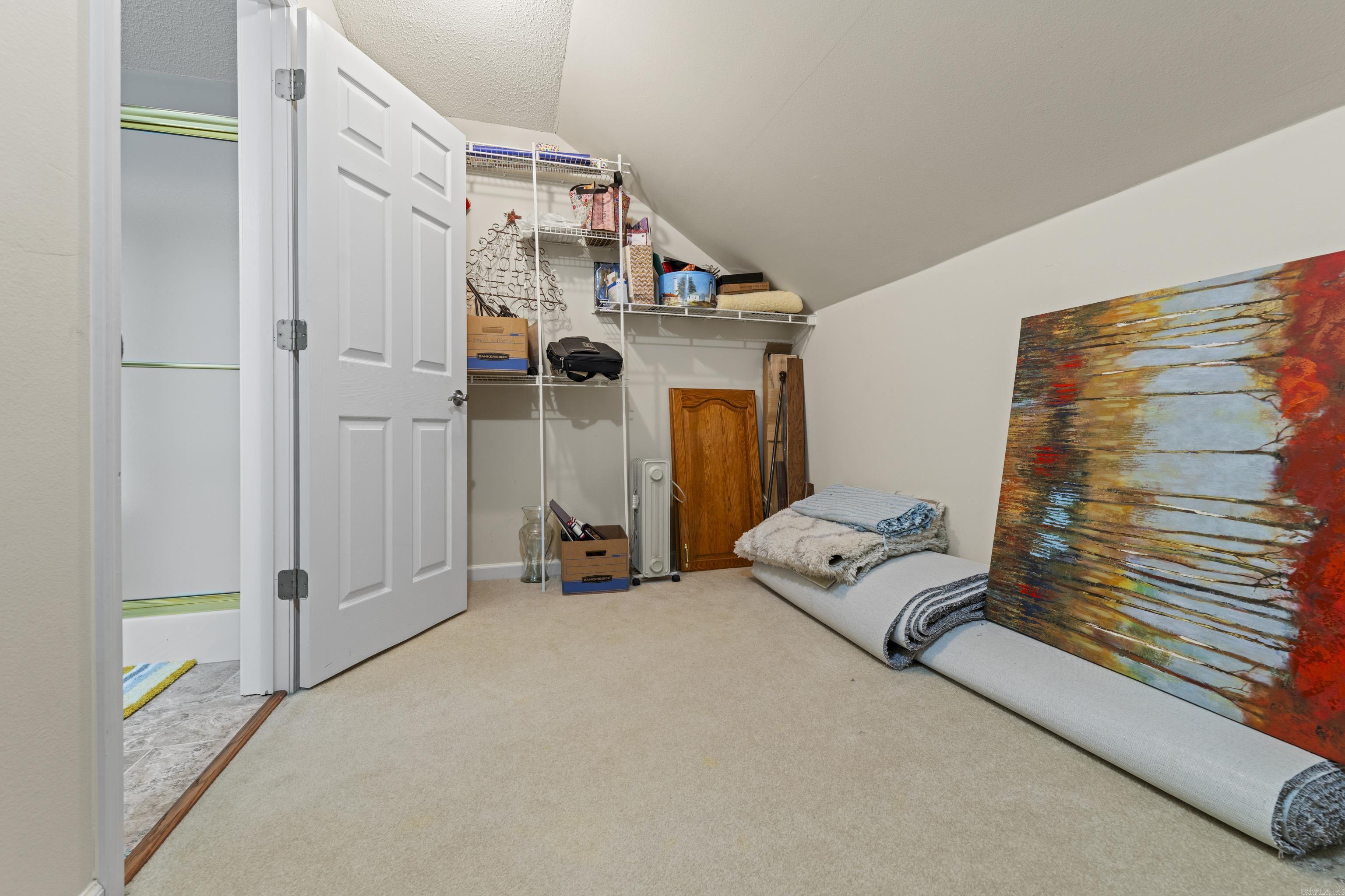 NAPLE HEIGHTS - LAKE - Residential