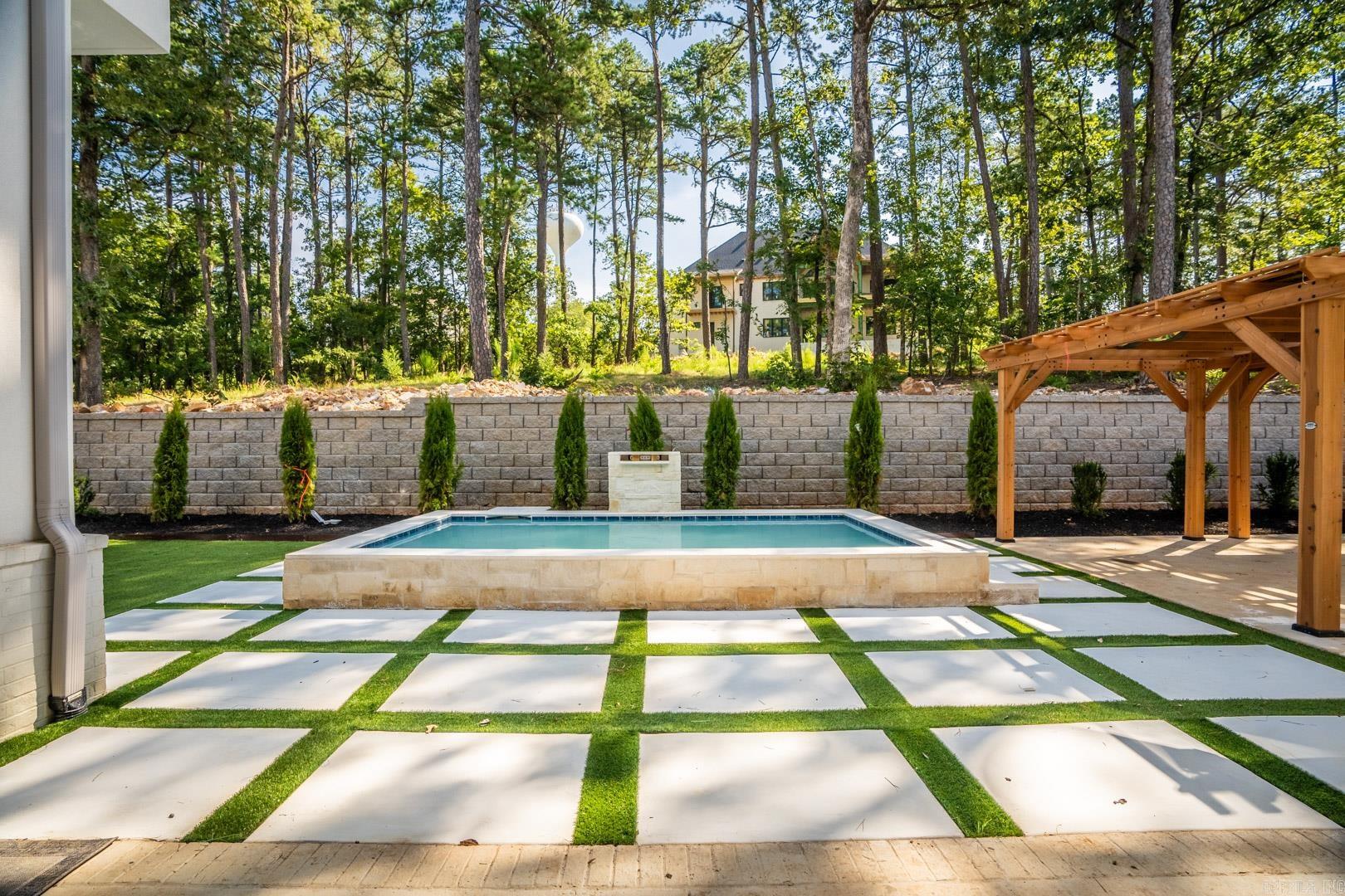 CHENAL VALLEY "FALSTONE COURT" - Residential