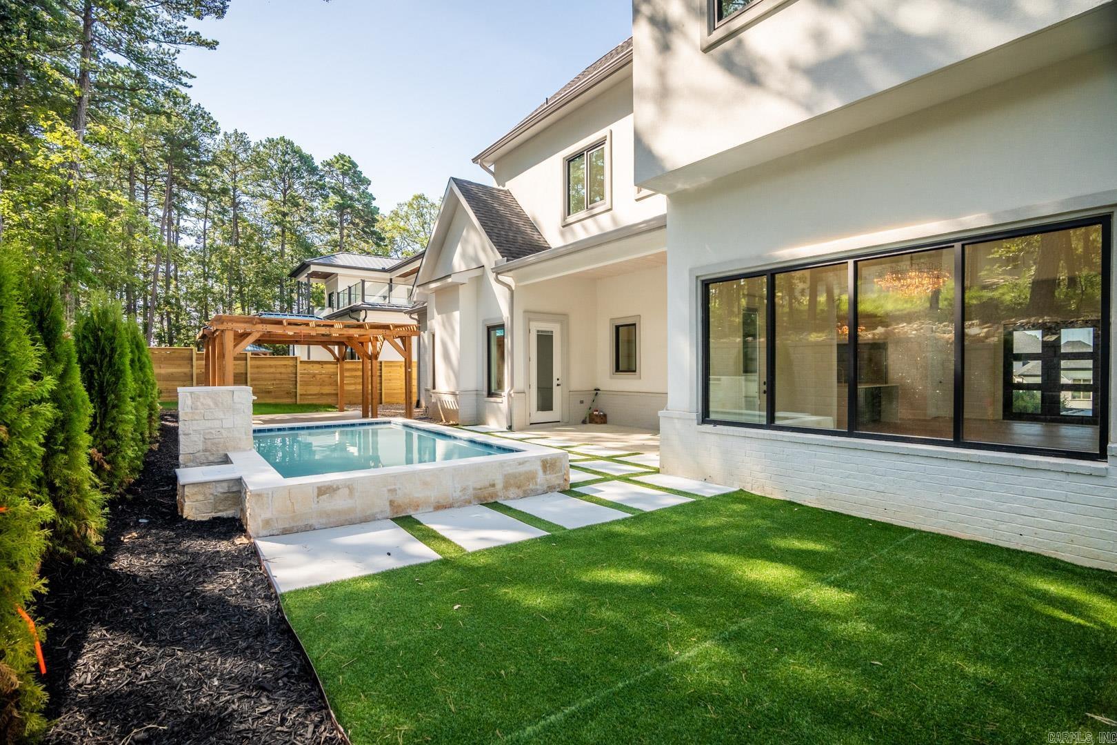 CHENAL VALLEY "FALSTONE COURT" - Residential